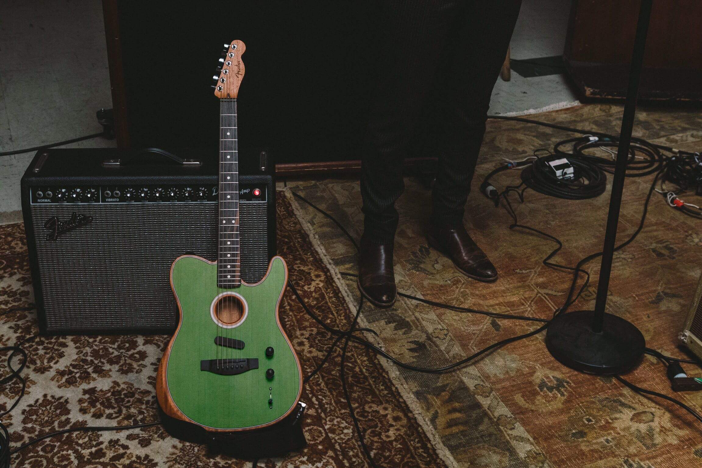 Fender présente American Acoustasonic Telecaster