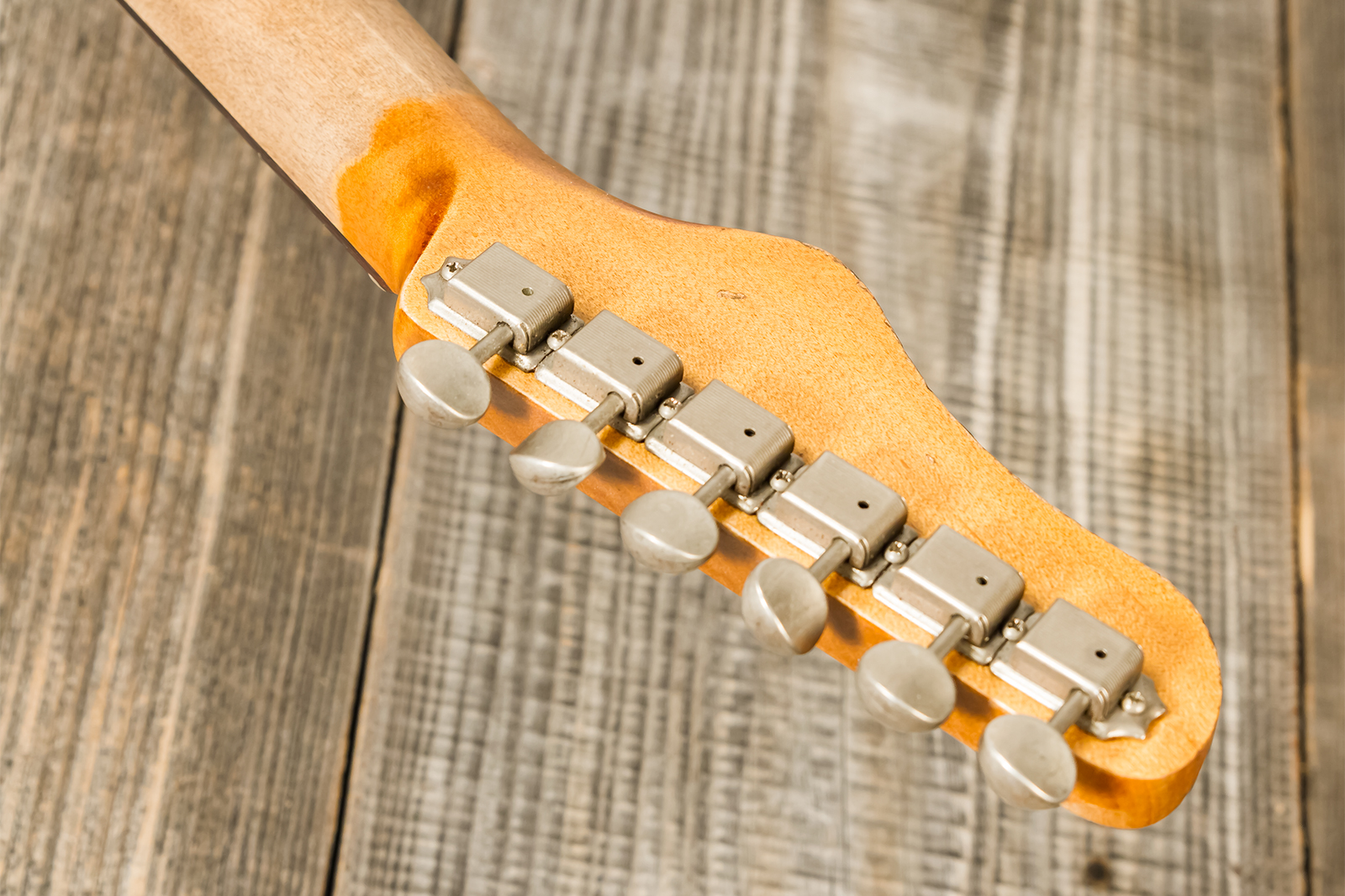 Haar Guitars Trad S 3s Lindy Fralin Trem Rw #42274 - Aged Fiesta Red - Guitare Électrique Forme Str - Variation 9