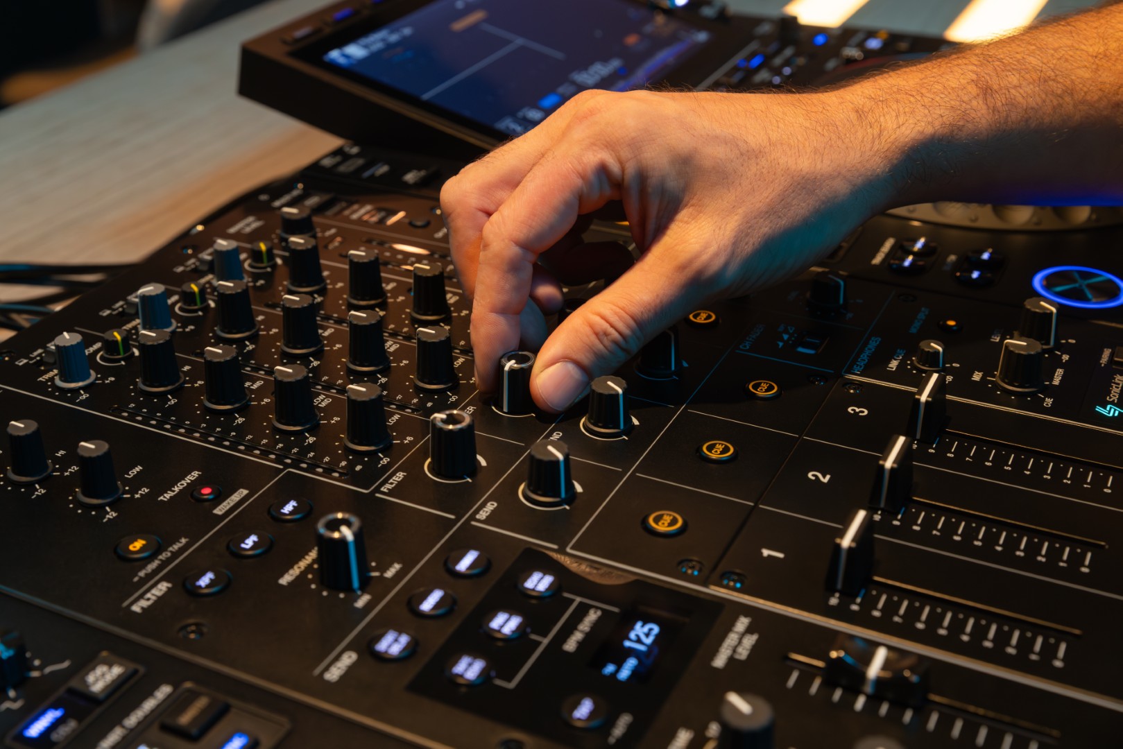 Alphatheta Djm-v5 - Table De Mixage Dj - Variation 14