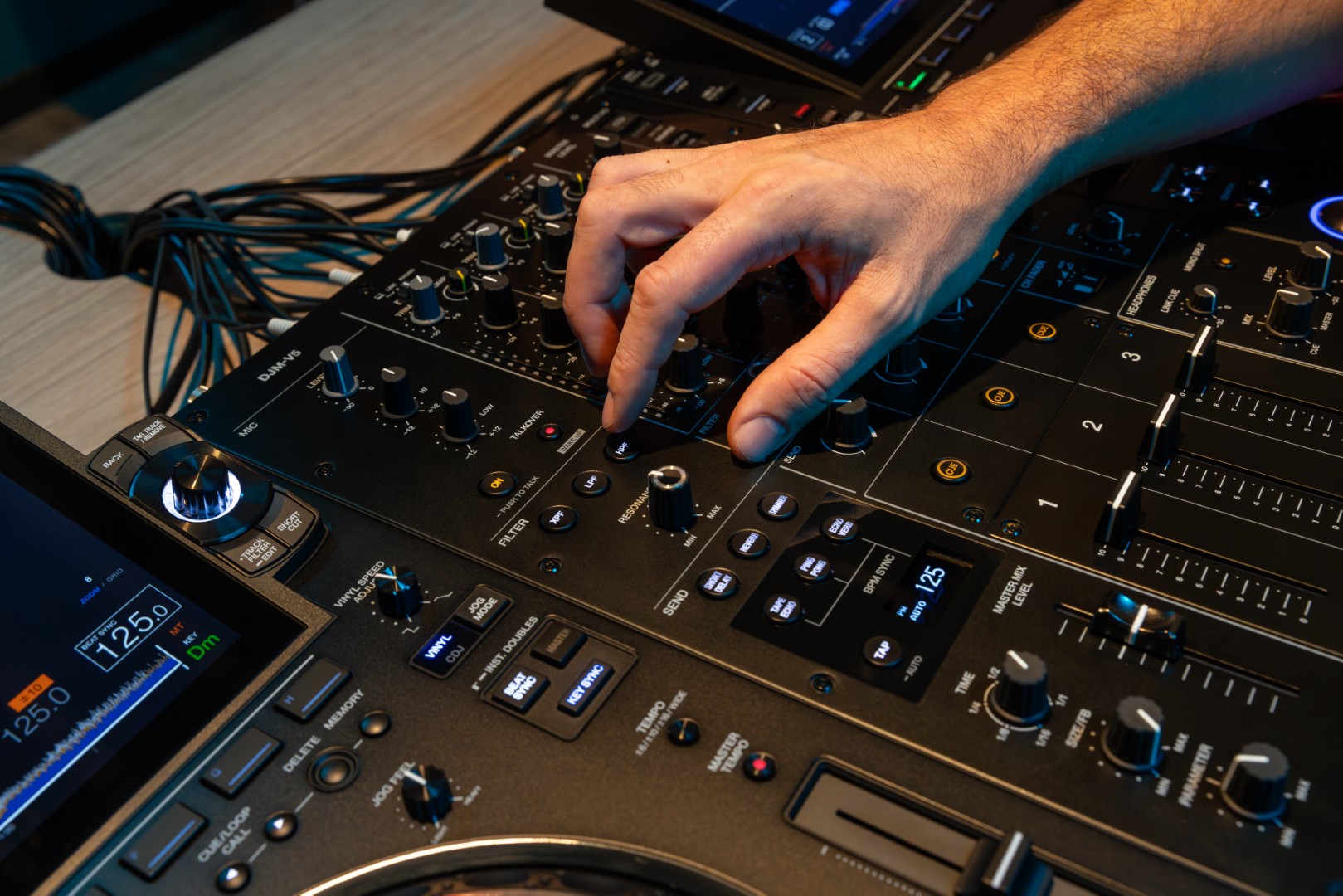 Alphatheta Djm-v5 - Table De Mixage Dj - Variation 15