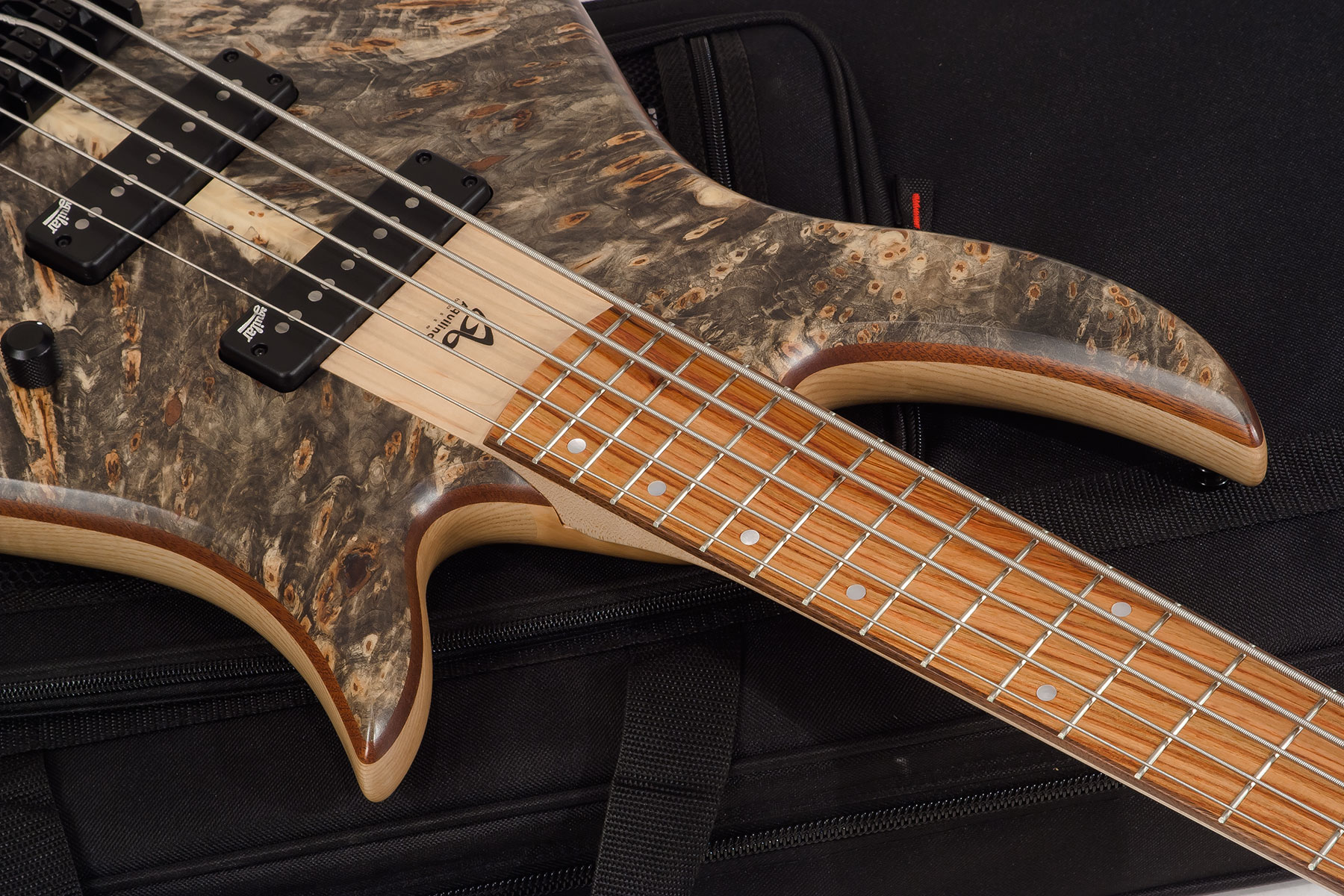 Aquilina Triton 5 Aulne/frene Active - Buckeyes Burl - Basse Électrique Solid Body - Variation 2