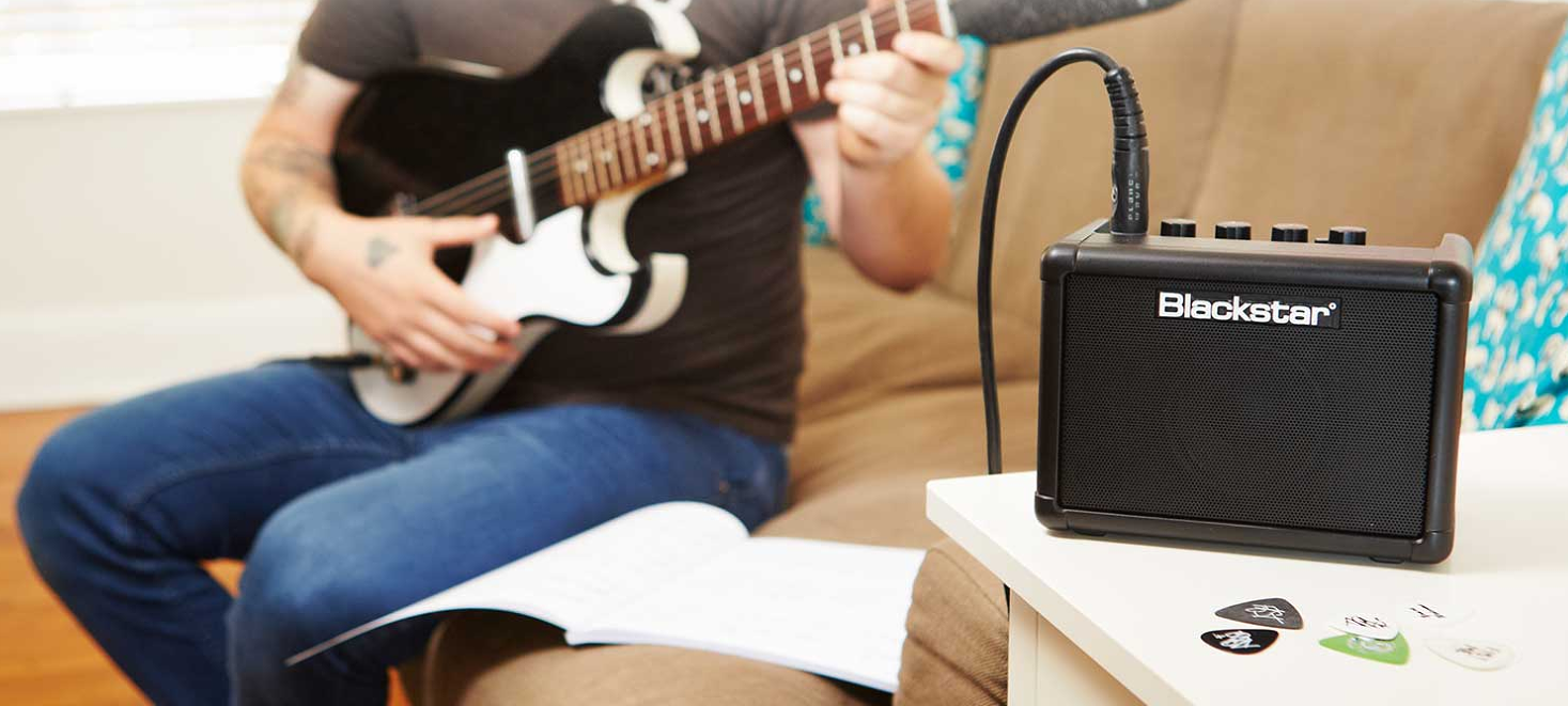 Blackstar Carry-on Travel Guitar Deluxe Pack +fly 3 Bluetooth +housse - Jet Black - Pack Guitare Électrique - Variation 8