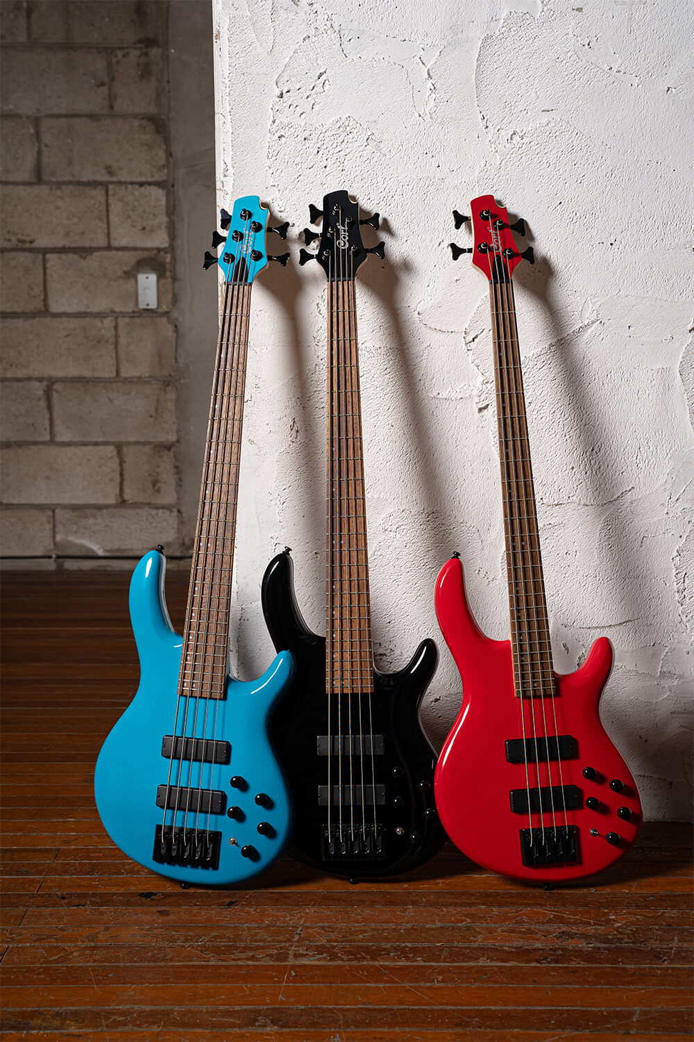 Cort C5 Deluxe Artisan 5c Active Bartolini Jat - Candy Blue - Basse Électrique Solid Body - Variation 2