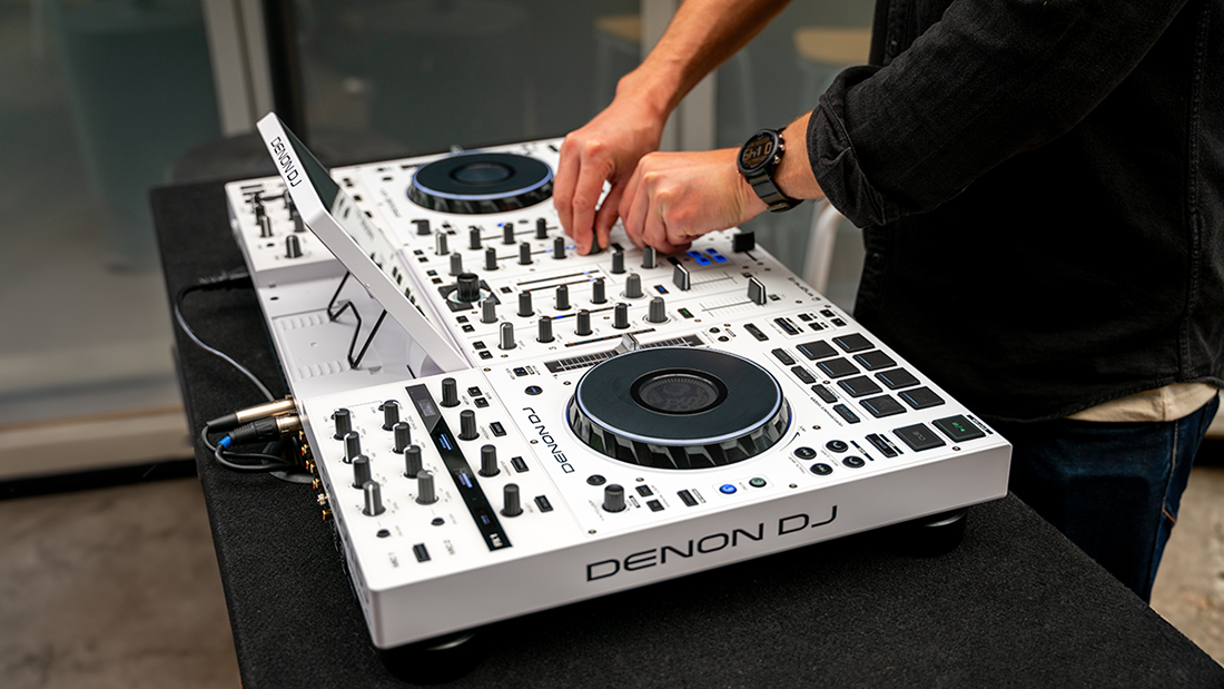 Denon Dj Prime 4 + White Edition - ContrÔleur Dj Autonome - Variation 5