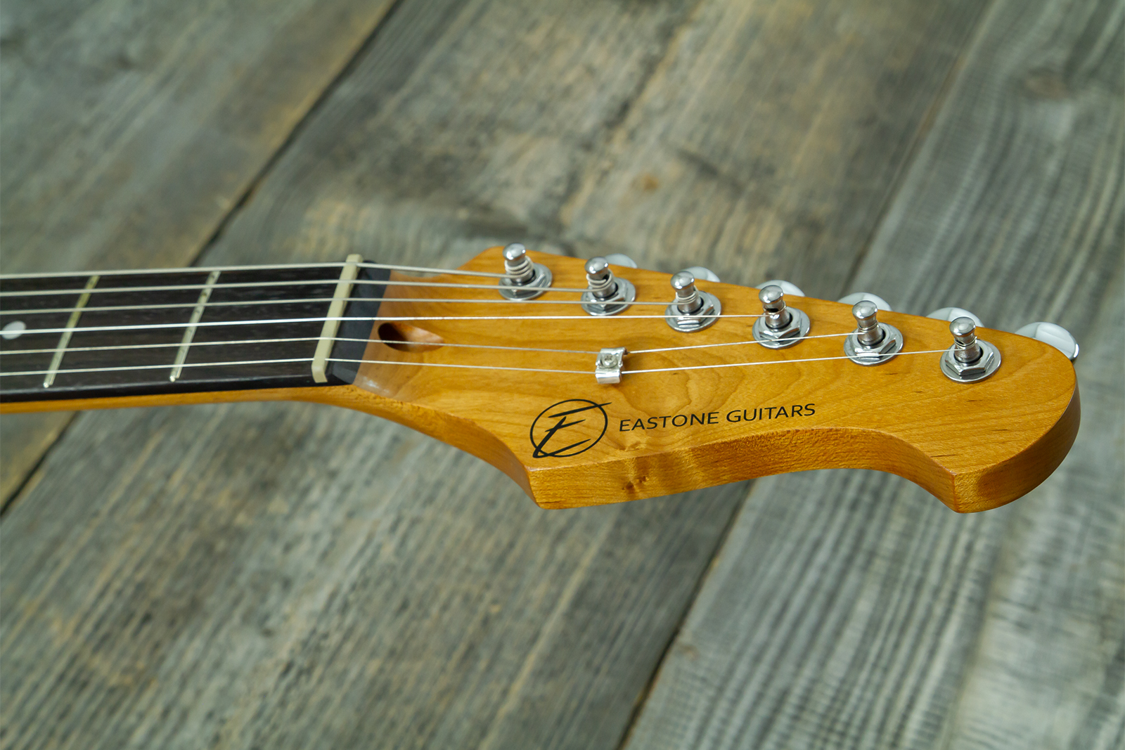 Eastone St100r-s3t-rw + X-tone Xt10s Combo +cable +mediators +clip-on Tuner +housse - 3-tone Burst - Pack Guitare Électrique - Variation 25