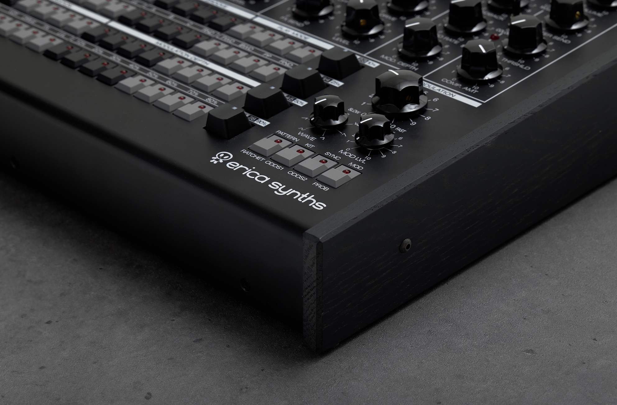Erica Synths Perkons Hd-01 Black - Boite À Rythme - Variation 3