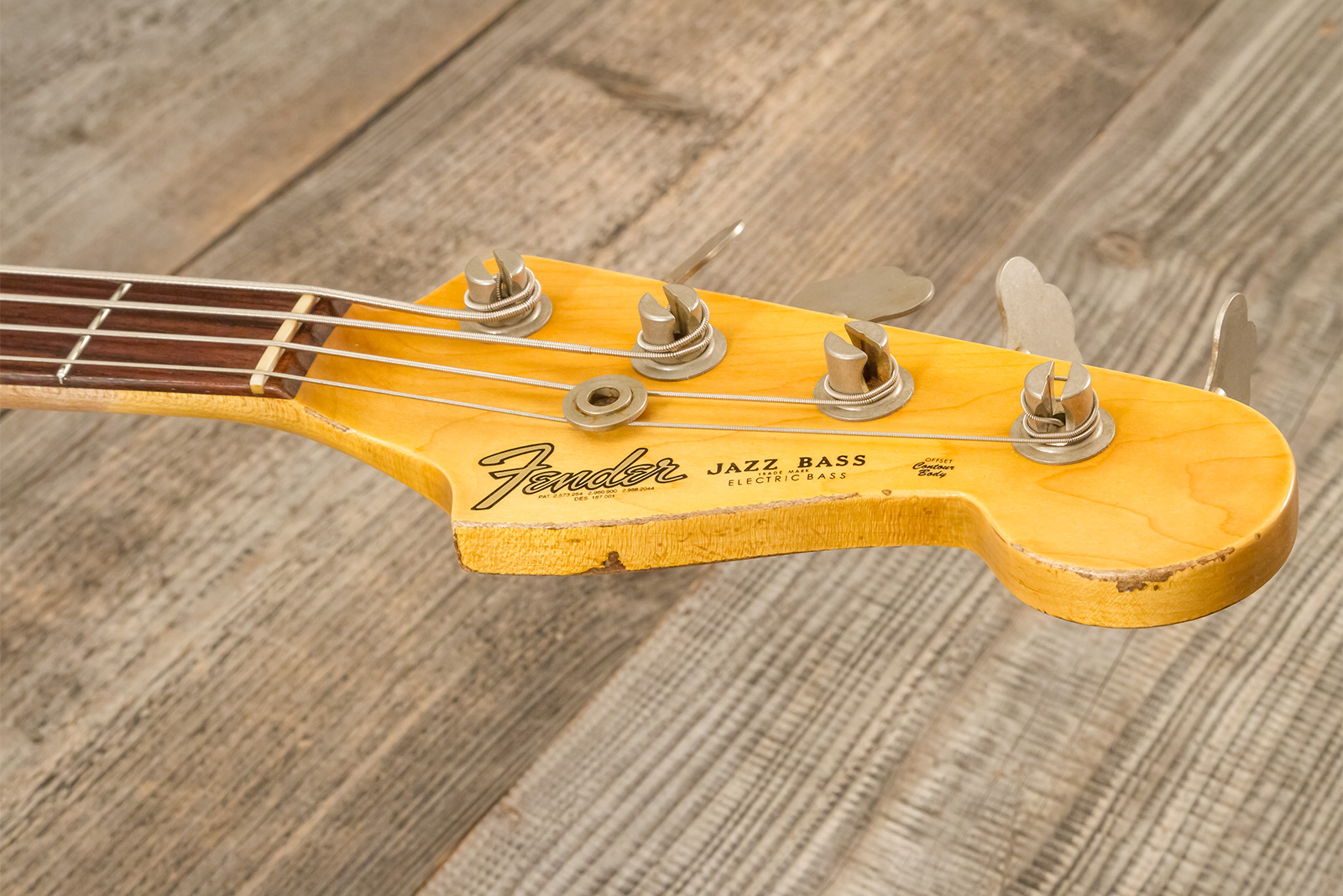 Fender Custom Shop Jazzbass 1964 Rw #r137642 - Heavy Relic Cherry Sunburst - Basse Électrique Solid Body - Variation 6