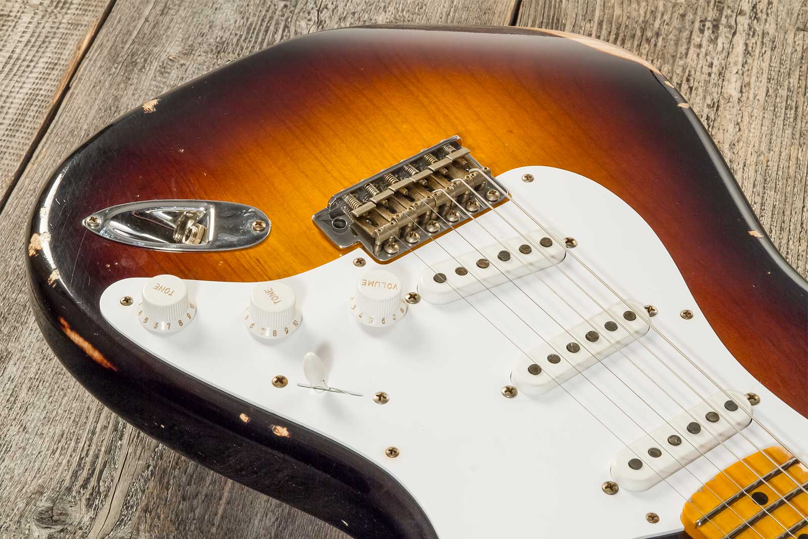 Fender Custom Shop Strat 1954 70th Anniv. 3s Trem Mn #xn4158 - Relic Wide-fade 2-color Sunburst - Guitare Électrique Forme Str - Variation 3