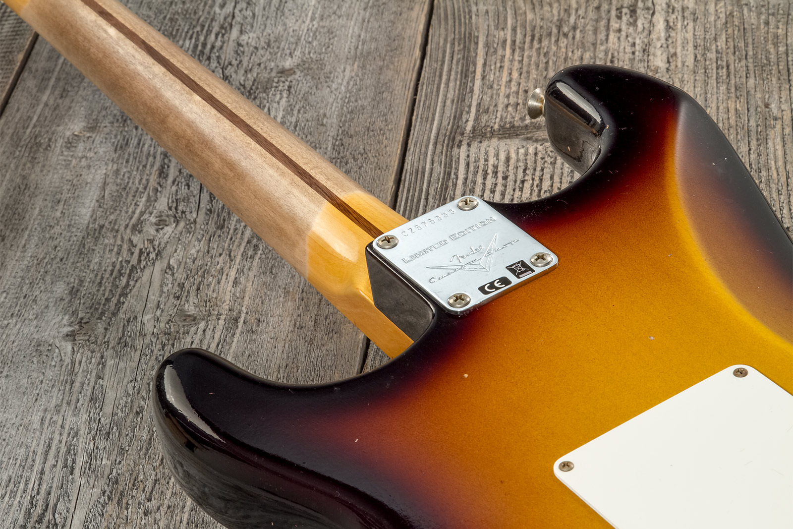 Fender Custom Shop Strat 1956 3s Trem Mn #cz575333 - Journeyman Relic 2-color Sunburst - Guitare Électrique Forme Str - Variation 5