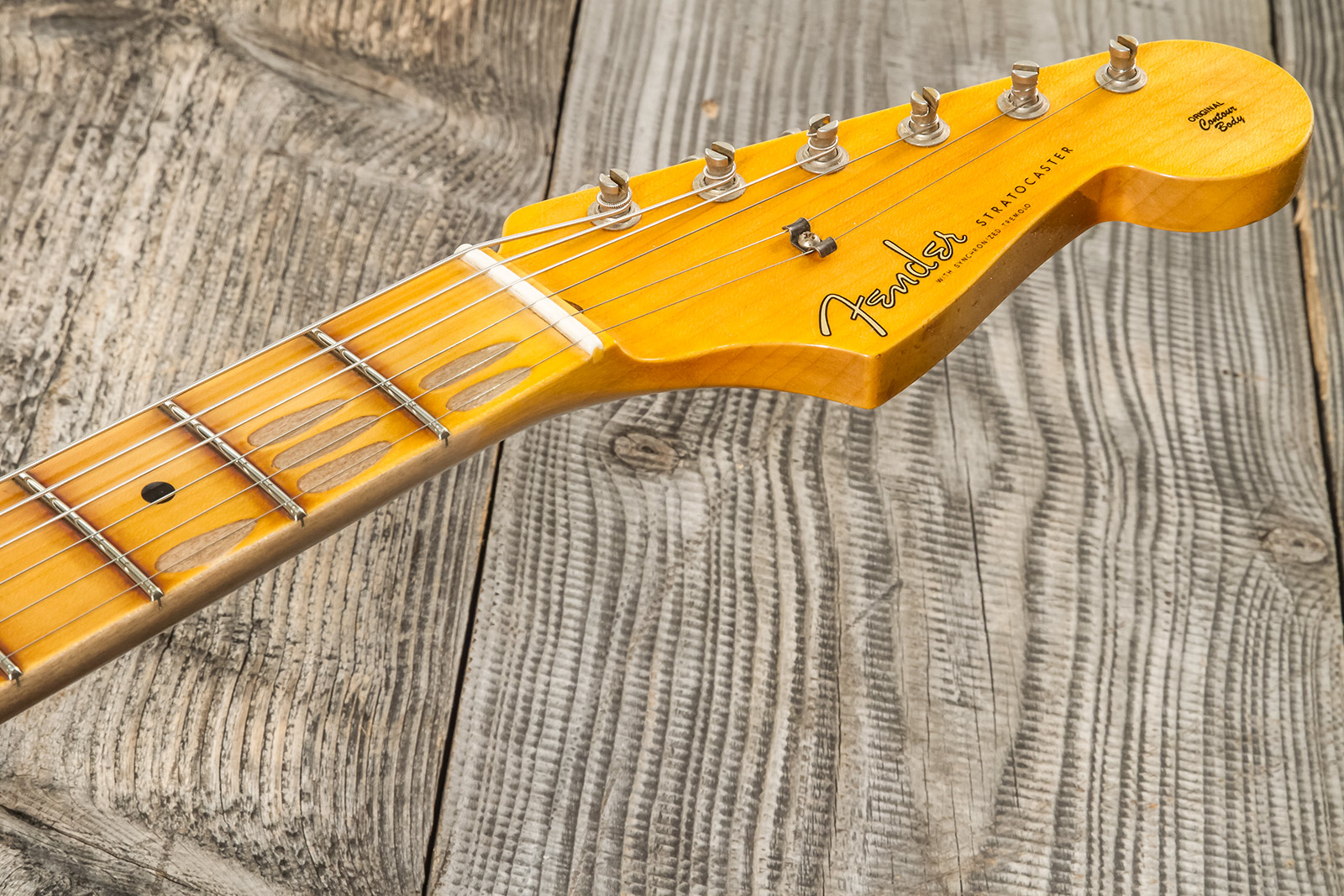 Fender Custom Shop Strat 1956 3s Trem Mn #cz575333 - Journeyman Relic 2-color Sunburst - Guitare Électrique Forme Str - Variation 6