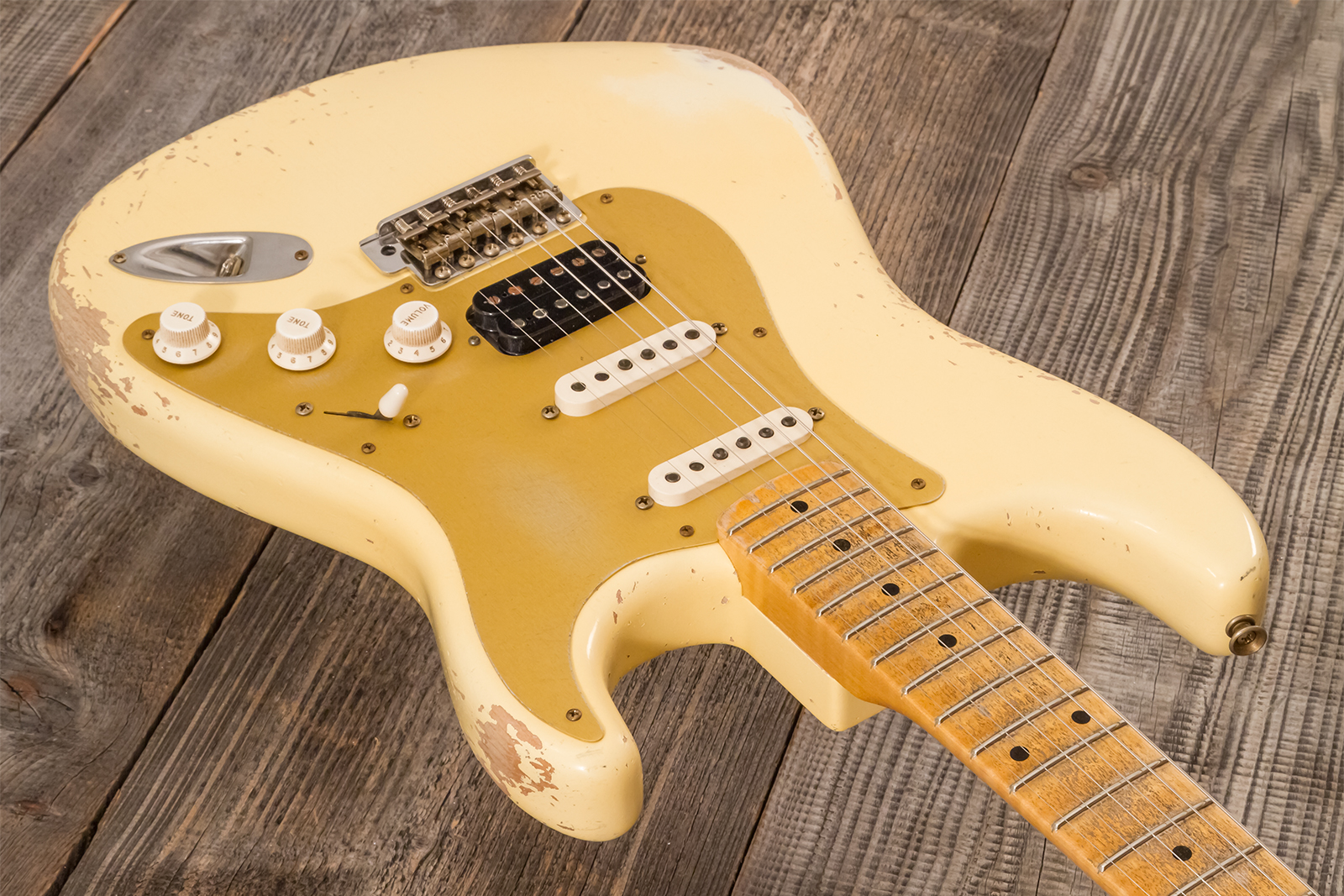 Fender Custom Shop Strat 1956 Hss Trem Mn #r143989 - Relic Vintage White - Guitare Électrique Forme Str - Variation 2