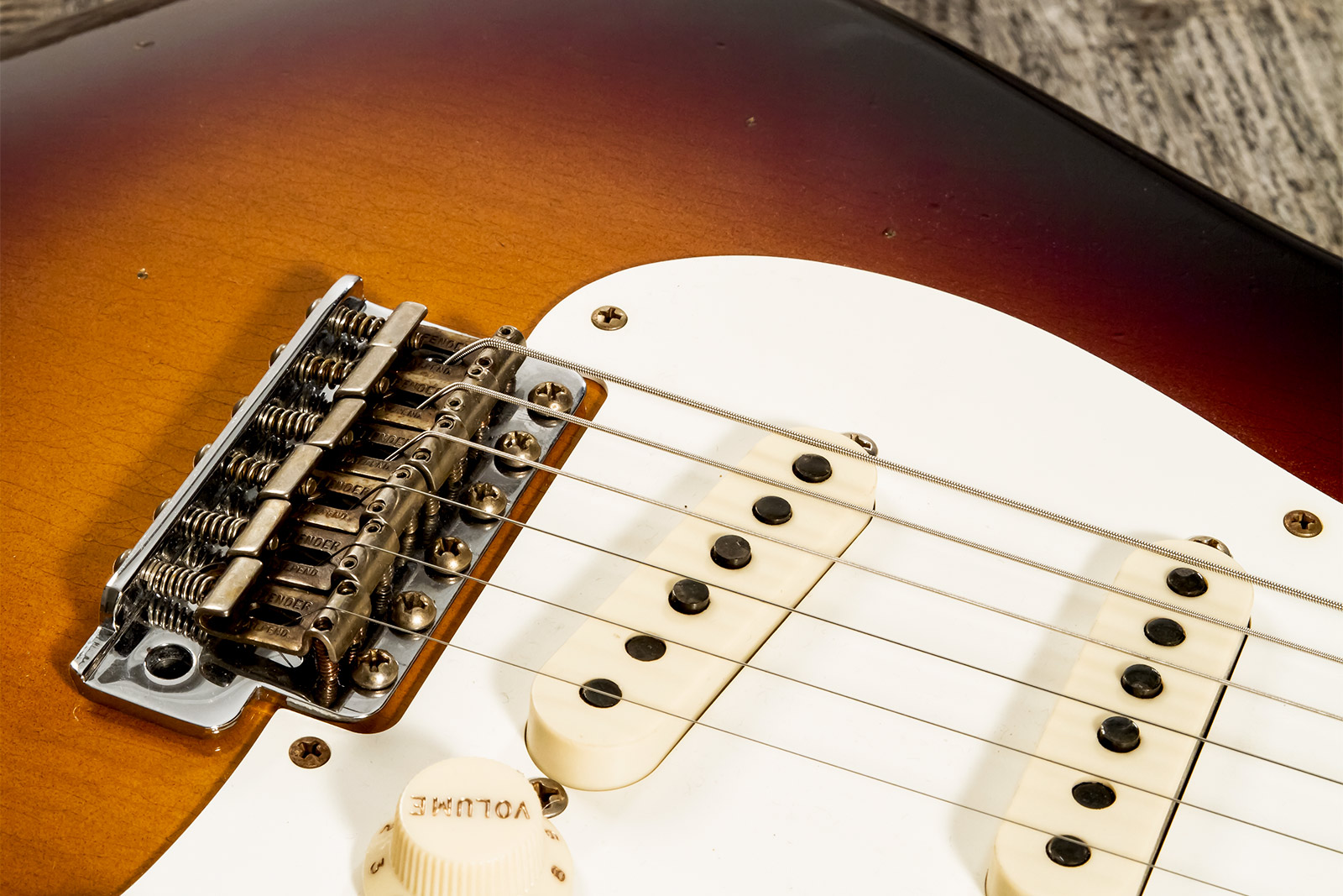 Fender Custom Shop Strat 1957 3s Trem Mn #cz571791 - Relic Wide Fade 2-color Sunburst - Guitare Électrique Forme Str - Variation 4
