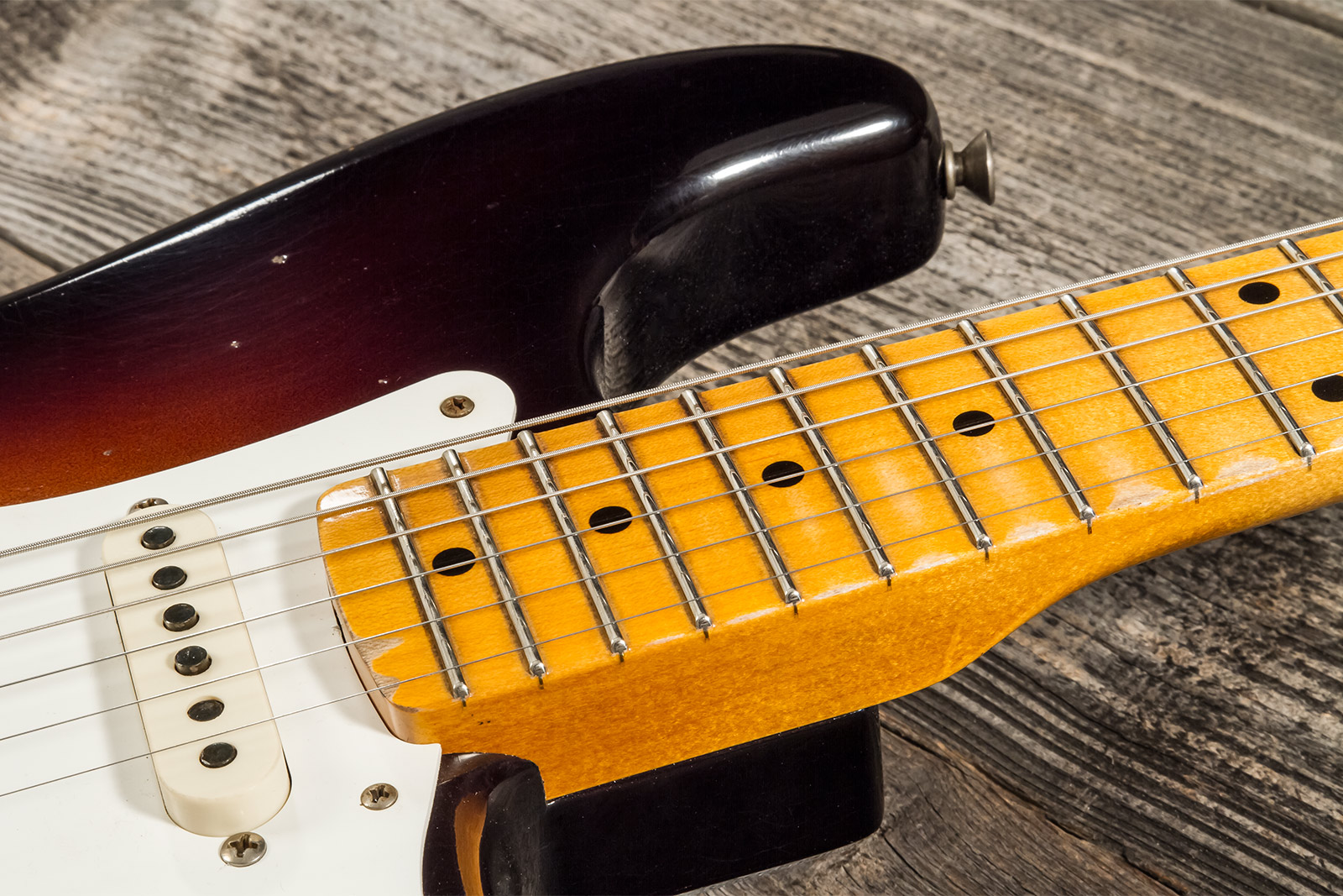Fender Custom Shop Strat 1957 3s Trem Mn #cz571791 - Relic Wide Fade 2-color Sunburst - Guitare Électrique Forme Str - Variation 5