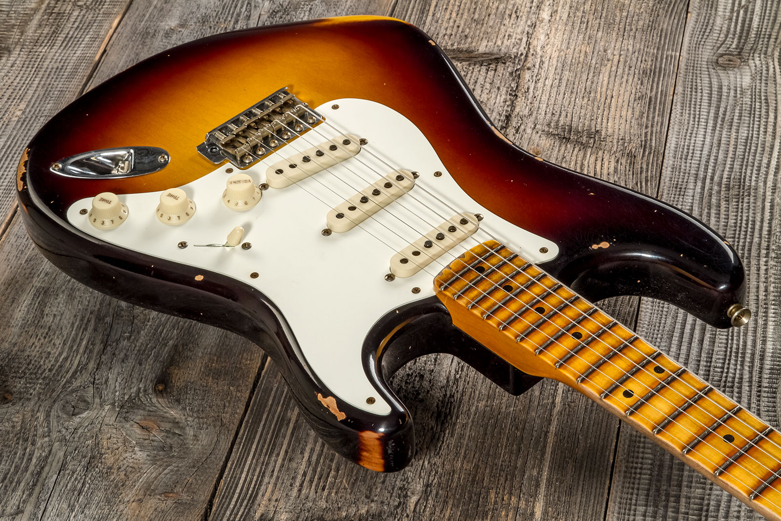 Fender Custom Shop Strat 1957 3s Trem Mn #cz575421 - Relic 2-color Sunburst - Guitare Électrique Forme Str - Variation 2