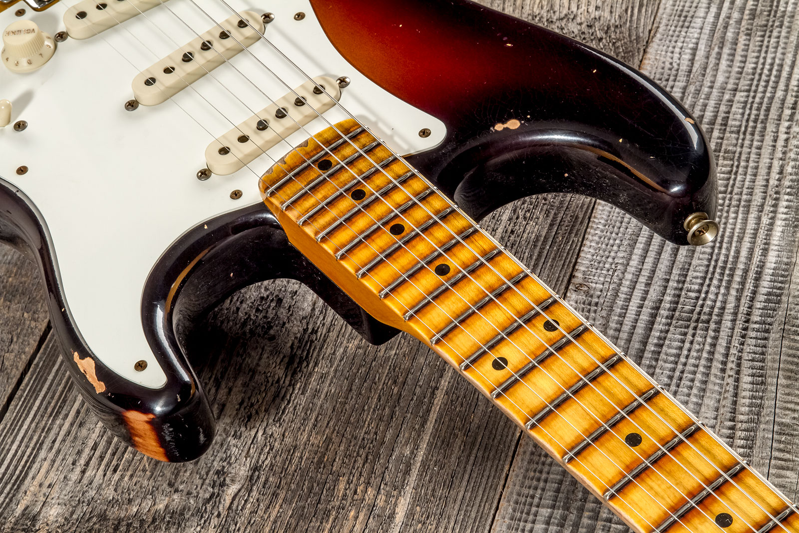 Fender Custom Shop Strat 1957 3s Trem Mn #cz575421 - Relic 2-color Sunburst - Guitare Électrique Forme Str - Variation 4