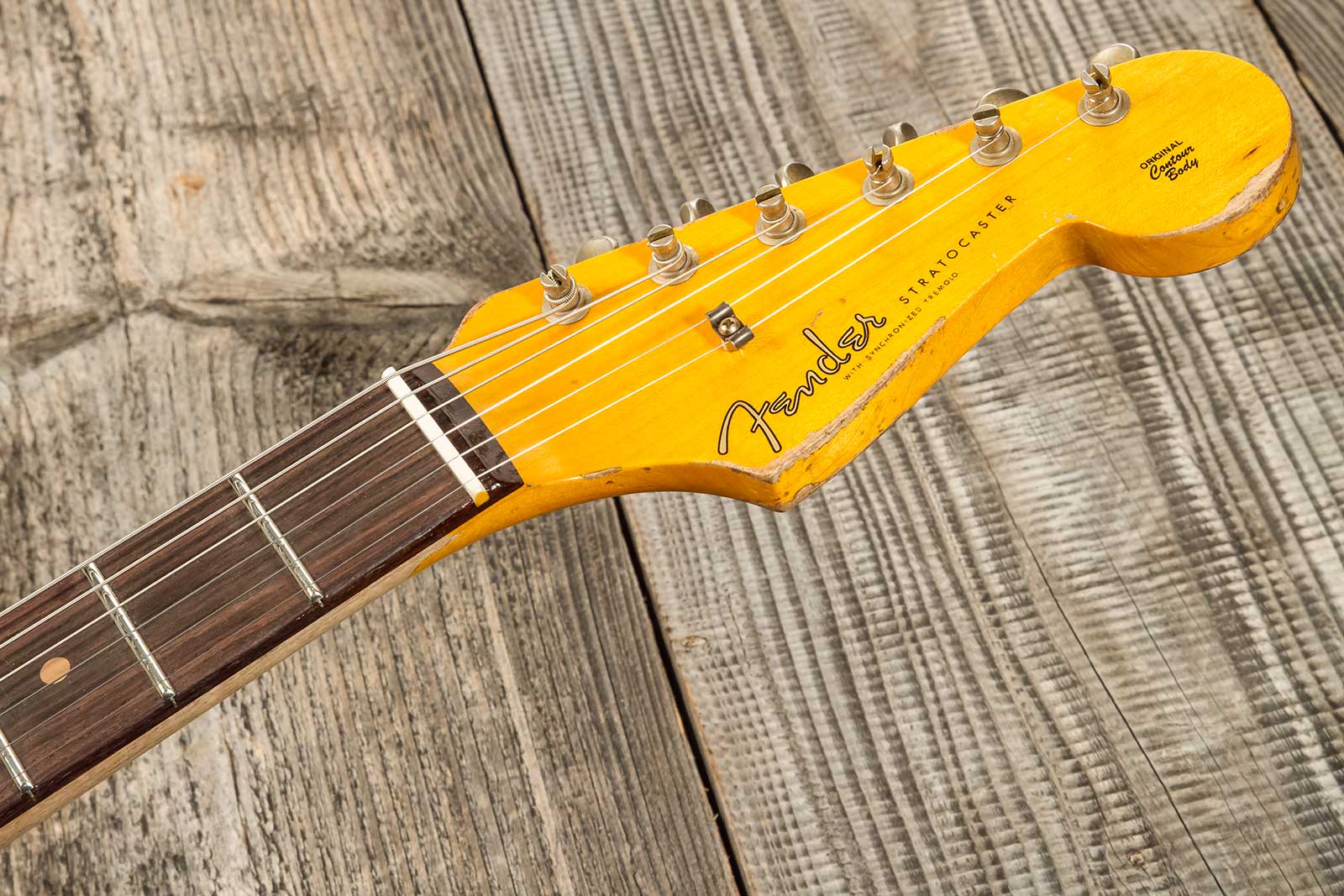 Fender Custom Shop Strat 1959 3s Trem Rw #cz576436 - Super Heavy Relic Vintage White O. 3-color Sunburs - Guitare Électrique Forme Str - Variation 9