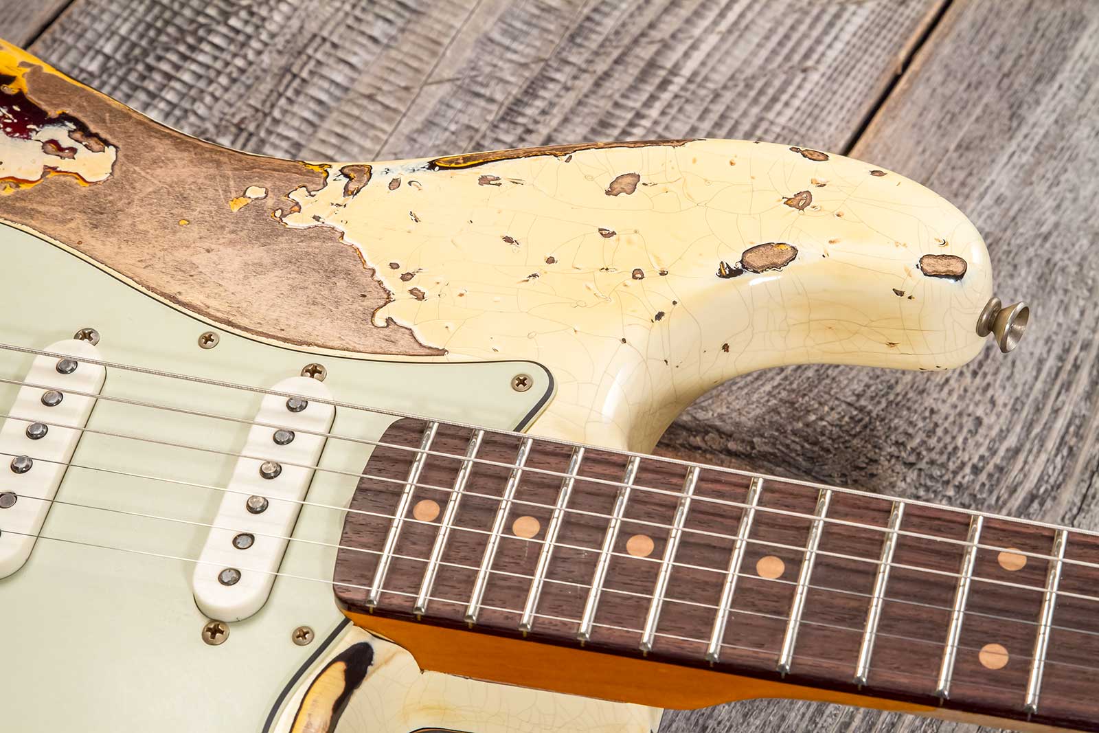 Fender Custom Shop Strat 1959 3s Trem Rw #cz576436 - Super Heavy Relic Vintage White O. 3-color Sunburs - Guitare Électrique Forme Str - Variation 5