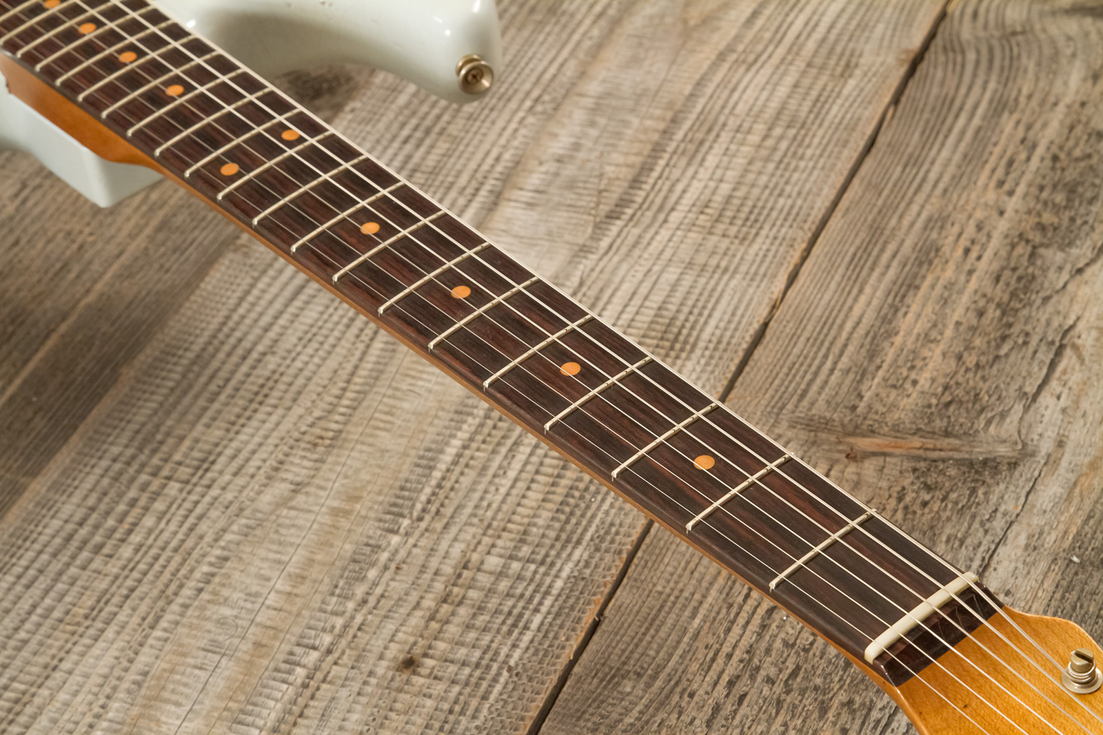 Fender Custom Shop Strat 1961 3s Trem Rw #cz580999 - Heavy Relic Sonic Blue O. 3-color Sunburst - Guitare Électrique Forme Str - Variation 6