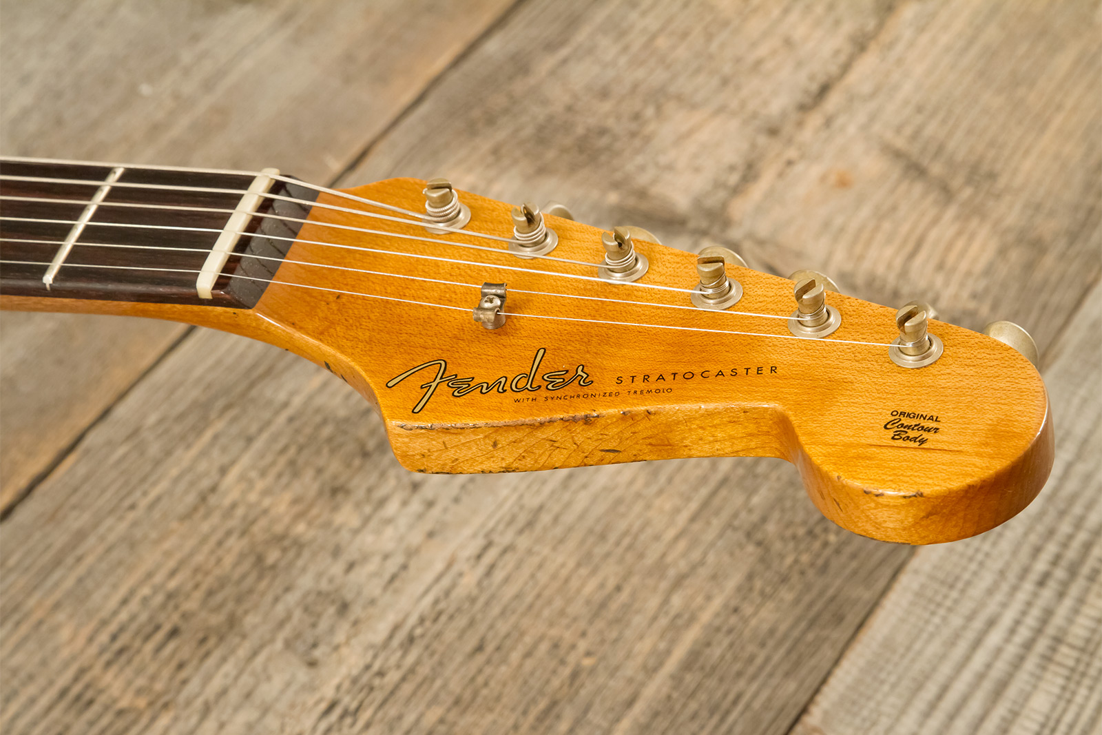 Fender Custom Shop Strat 1961 3s Trem Rw #cz580999 - Heavy Relic Sonic Blue O. 3-color Sunburst - Guitare Électrique Forme Str - Variation 7