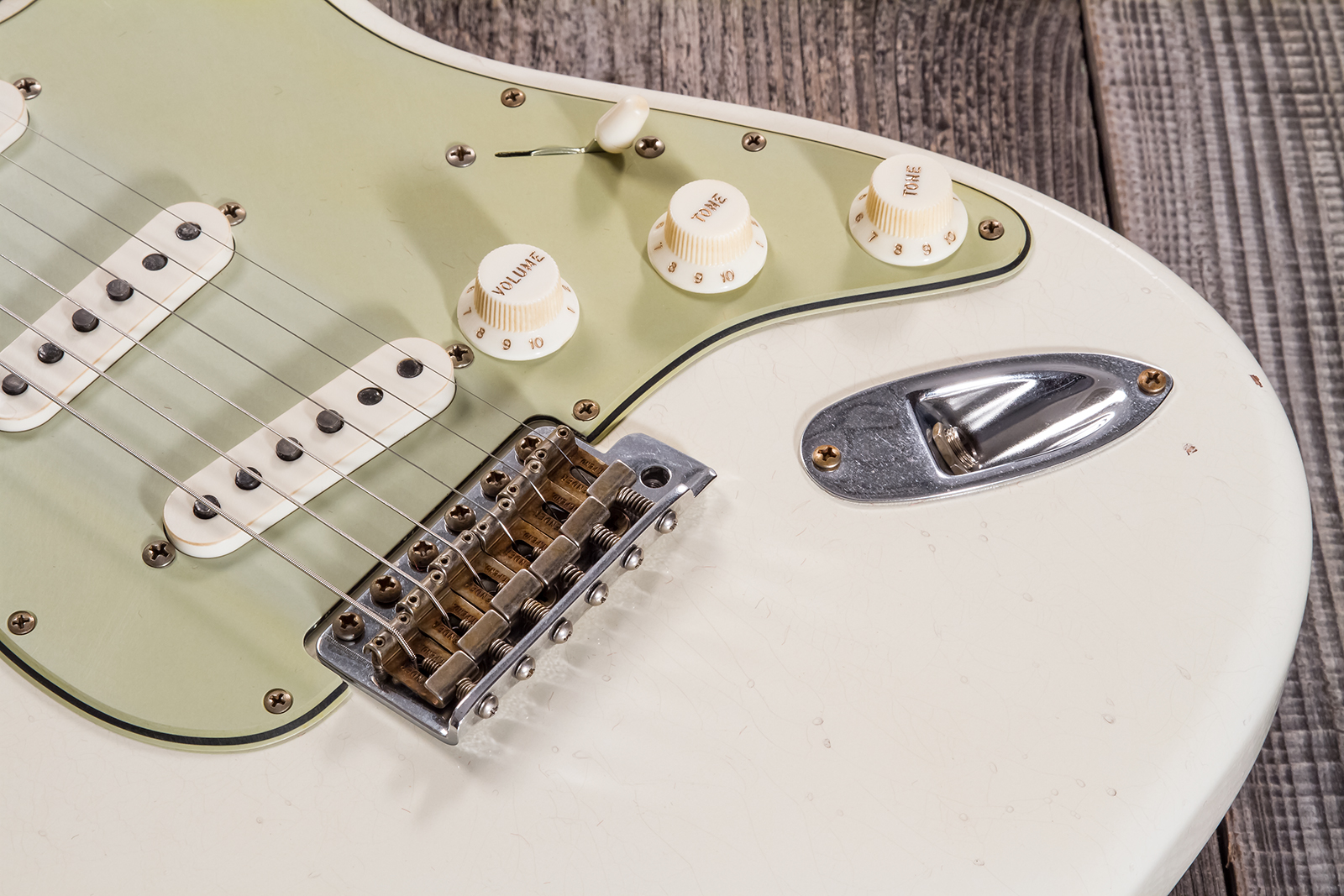 Fender Custom Shop Strat 1962/63 3s Trem Rw - Journeyman Relic Olympic White - Guitare Électrique Forme Str - Variation 3