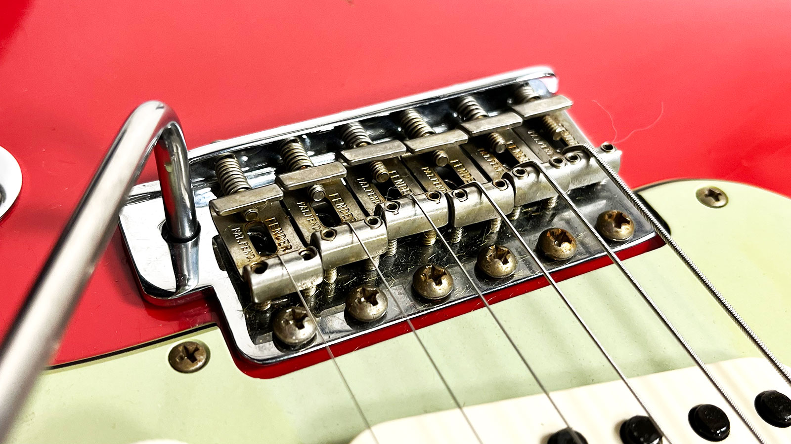 Fender Custom Shop Strat 1963 3s Trem Rw #r117571 - Relic Fiesta Red - Guitare Électrique Forme Str - Variation 2
