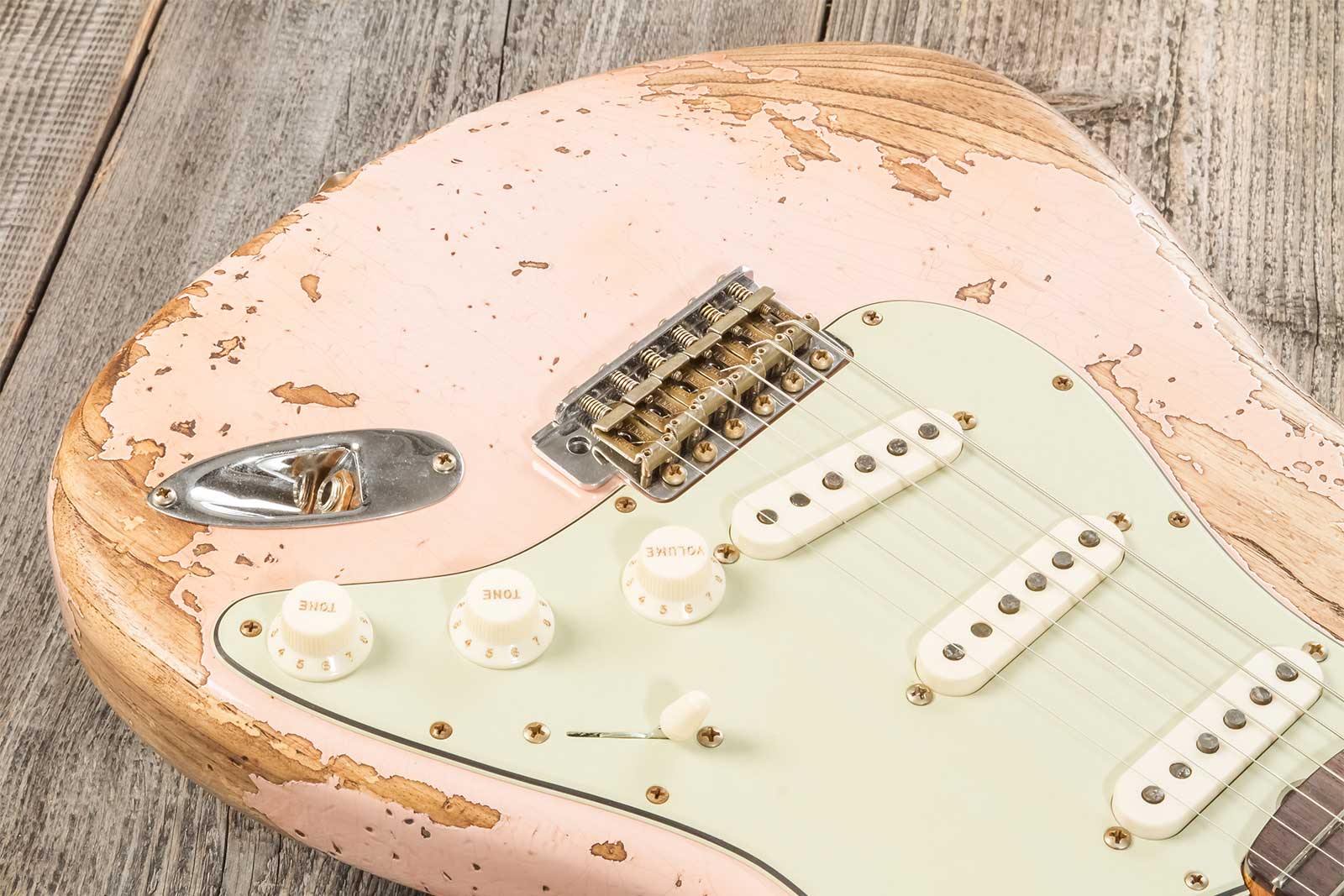 Fender Custom Shop Strat 1963 3s Trem Rw #r136150 - Super Heavy Relic Shell Pink - Guitare Électrique Forme Str - Variation 4