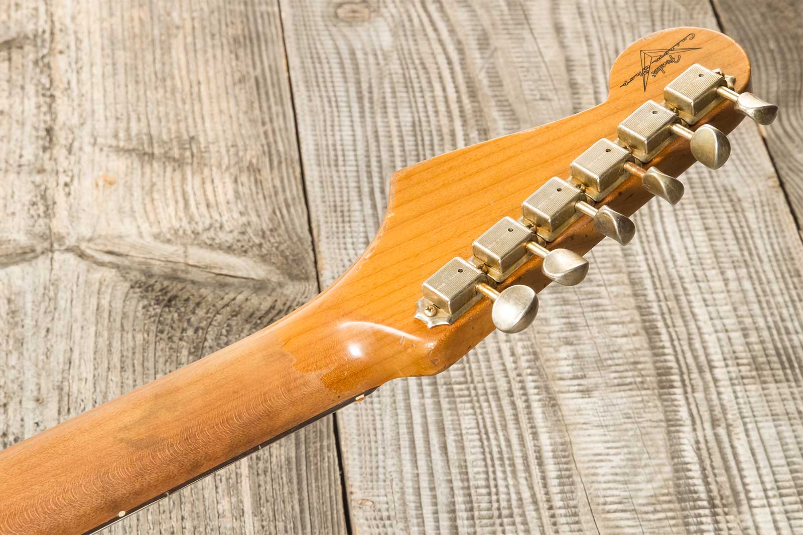 Fender Custom Shop Strat 1963 3s Trem Rw #r136169 - Super Heavy Relic Sparkle 3-color Sunburst - Guitare Électrique Forme Str - Variation 10