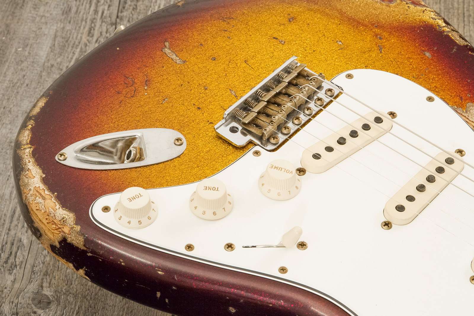 Fender Custom Shop Strat 1963 3s Trem Rw #r141255 - Super Heavy Relic Sparkle 3-color Sunburst - Guitare Électrique Forme Str - Variation 5