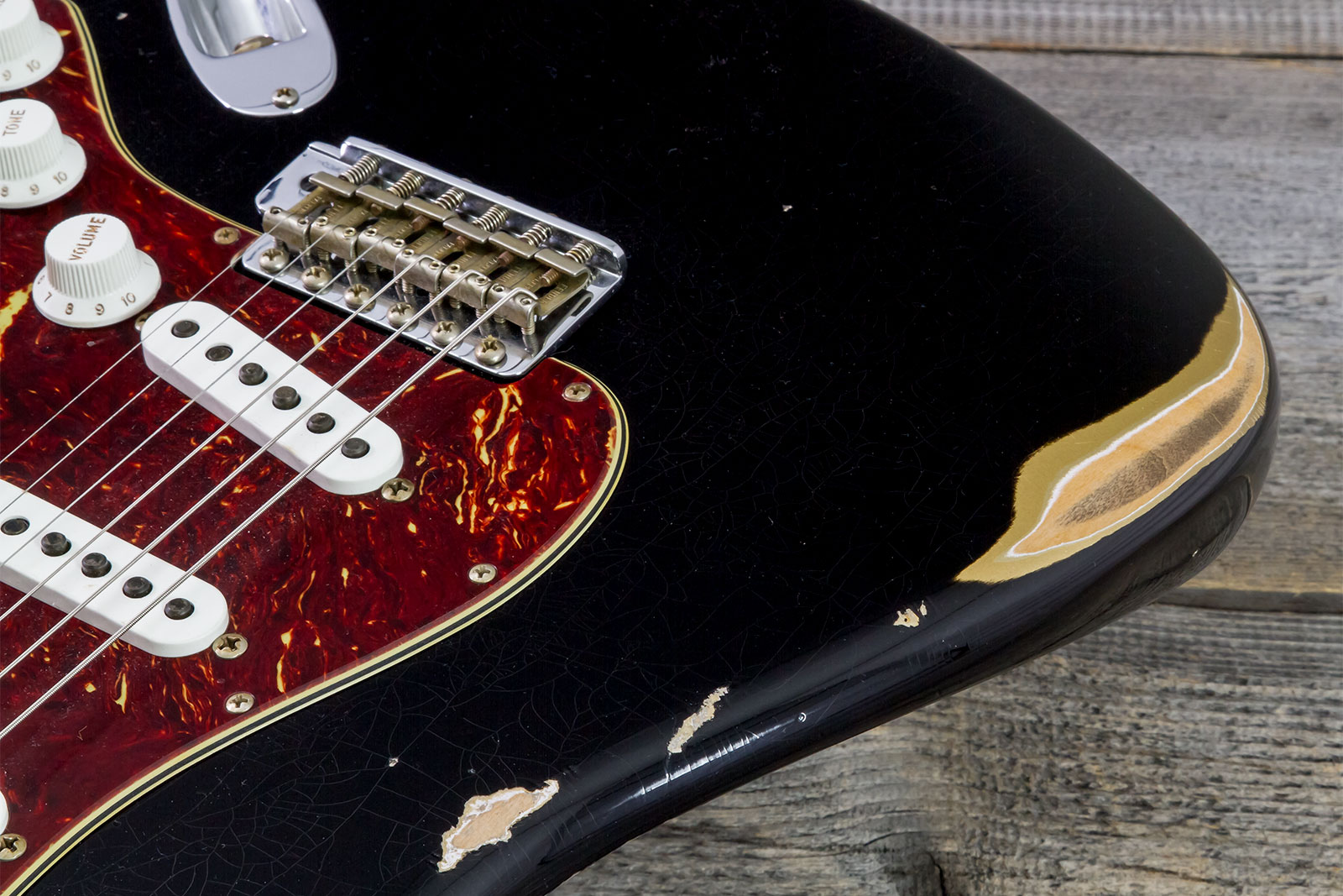 Fender Custom Shop Strat 1963 3s Trem Rw #r143861 - Relic Black O. Hle Gold - Guitare Électrique Forme Str - Variation 3