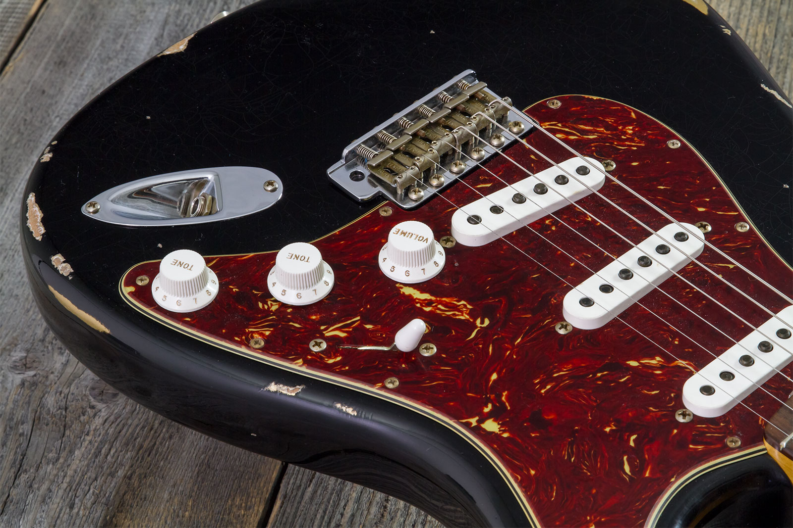 Fender Custom Shop Strat 1963 3s Trem Rw #r143861 - Relic Black O. Hle Gold - Guitare Électrique Forme Str - Variation 4