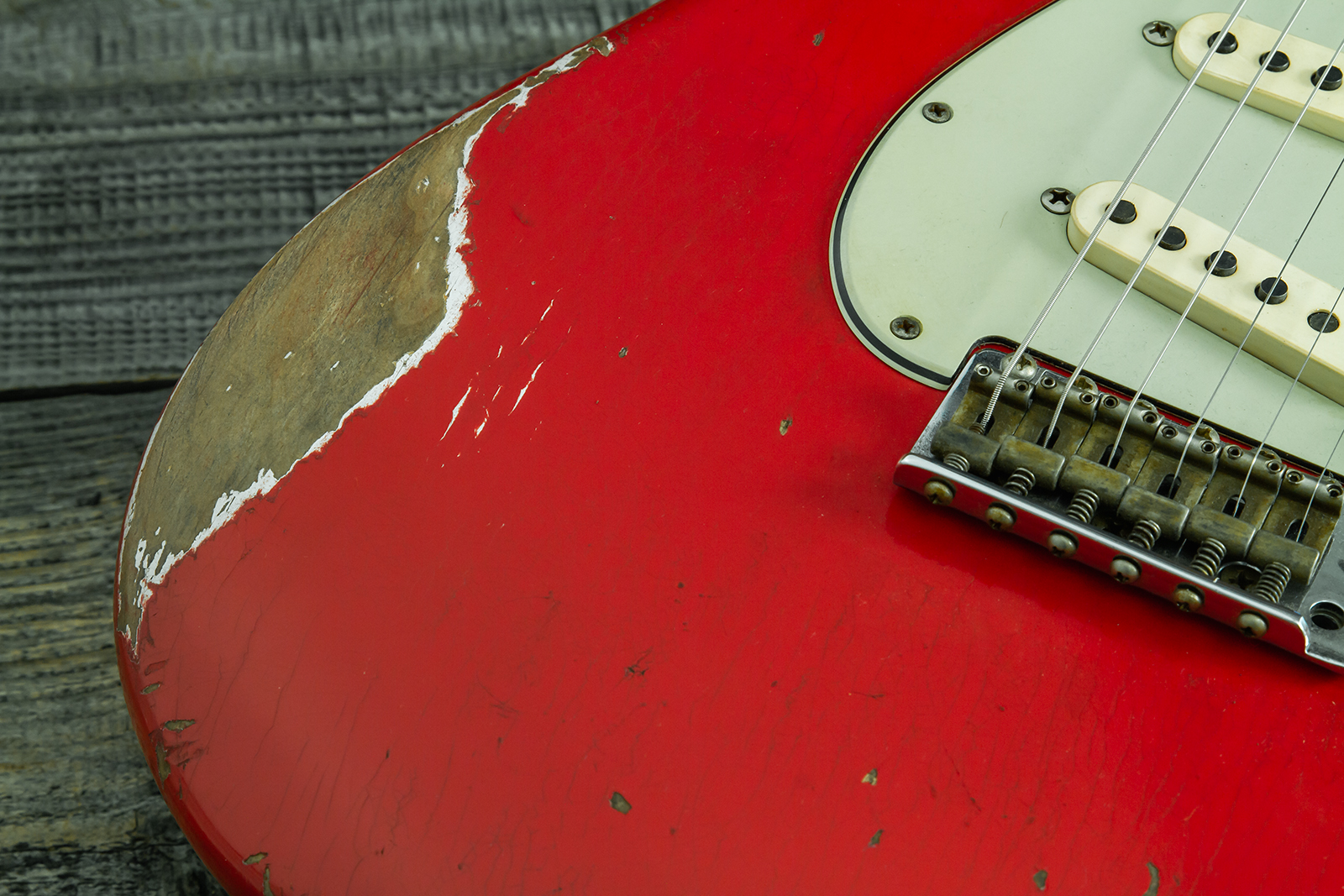 Fender Custom Shop Strat 1963 Mb A.macnutt 3s Trem Rw #r144111 - Relic Fiesta Red - Guitare Électrique Forme Str - Variation 2