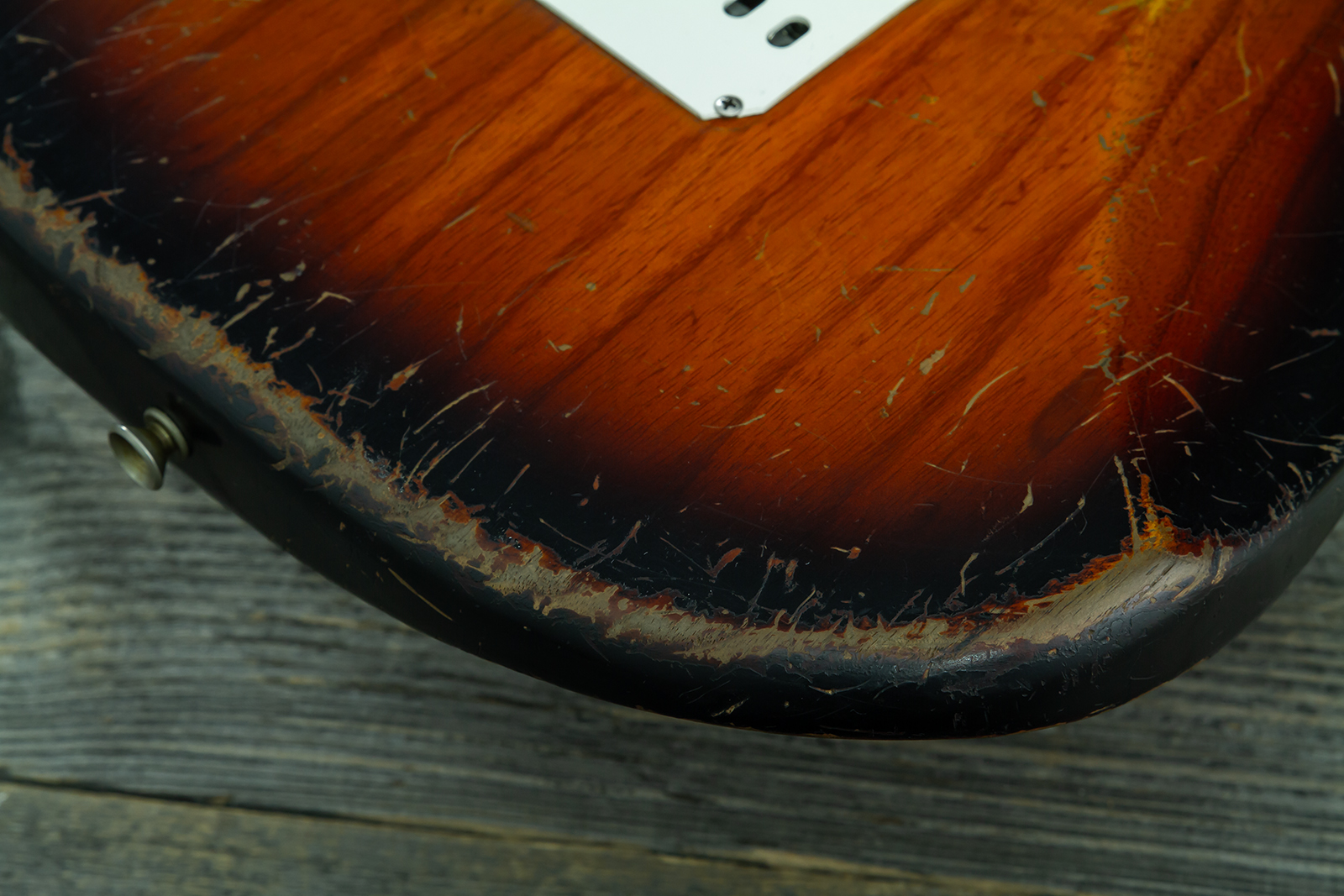 Fender Custom Shop Strat 50s Mb A.macnutt 3s Trem Rw #r132343 - Heavy Relic 2-color Sunburst - Guitare Électrique Forme Str - Variation 11