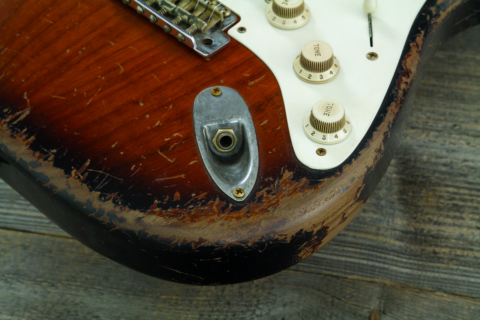Fender Custom Shop Strat Late 1959 Mb A.macnutt 3s Trem Rw #r147577 - Heavy Relic 2-color Sunburst - Guitare Électrique Forme Str - Variation 2