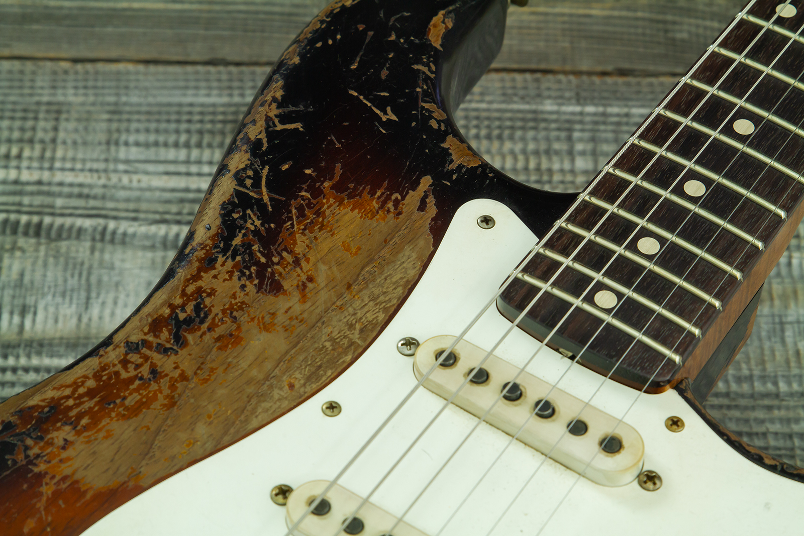Fender Custom Shop Strat Late 1959 Mb A.macnutt 3s Trem Rw #r147577 - Heavy Relic 2-color Sunburst - Guitare Électrique Forme Str - Variation 5