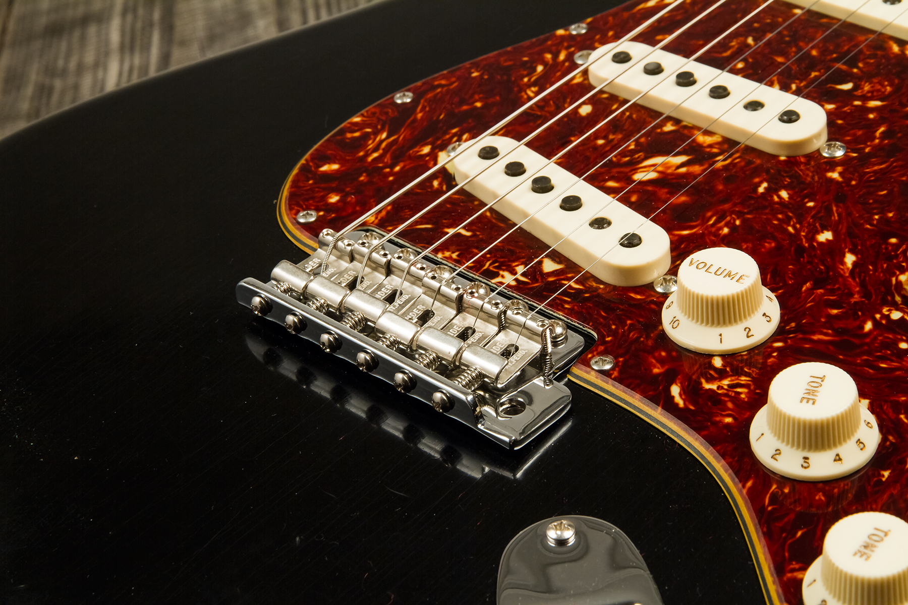 Fender Custom Shop Strat Postmodern 3s Trem Rw #xn13616 - Journeyman Relic Aged Black - Guitare Électrique Forme Str - Variation 4