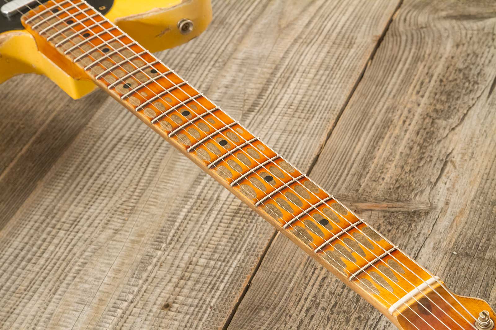 Fender Custom Shop Tele 1953 2s Ht Mn #r128654 - Super Heavy Relic Natural Blonde - Guitare Électrique Forme Str - Variation 4