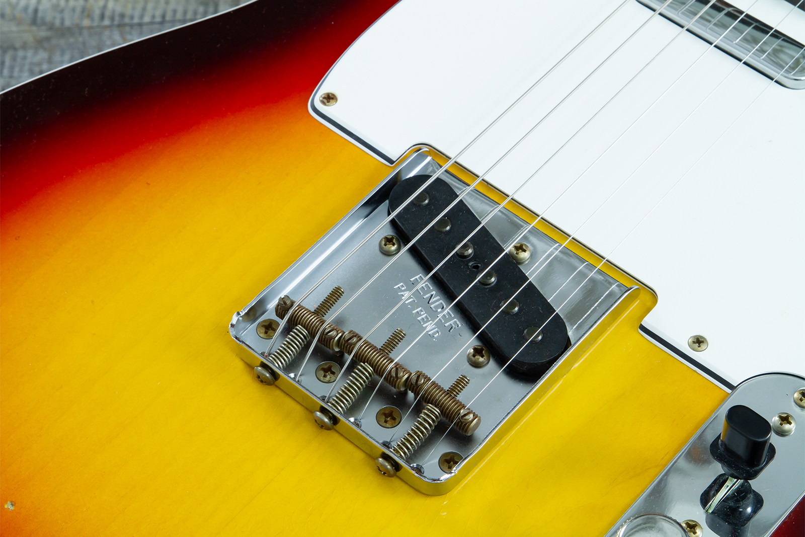 Fender Custom Shop Tele 1960 Vintage Custom 2s Ht Rw #r147862 - Journeyman Relic 3-color Sunburst - Guitare Électrique Forme Tel - Variation 5