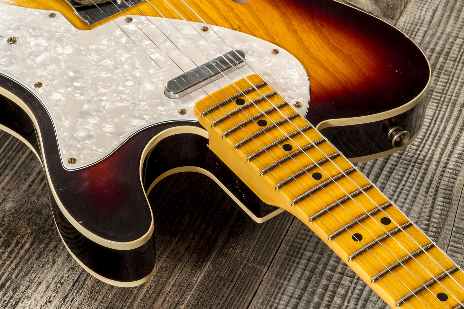Fender Custom Shop Tele Thinline 50s Mn #cz574212 - Journeyman Relic Aged 2-color Sunburst - Guitare Électrique Forme Tel - Variation 5