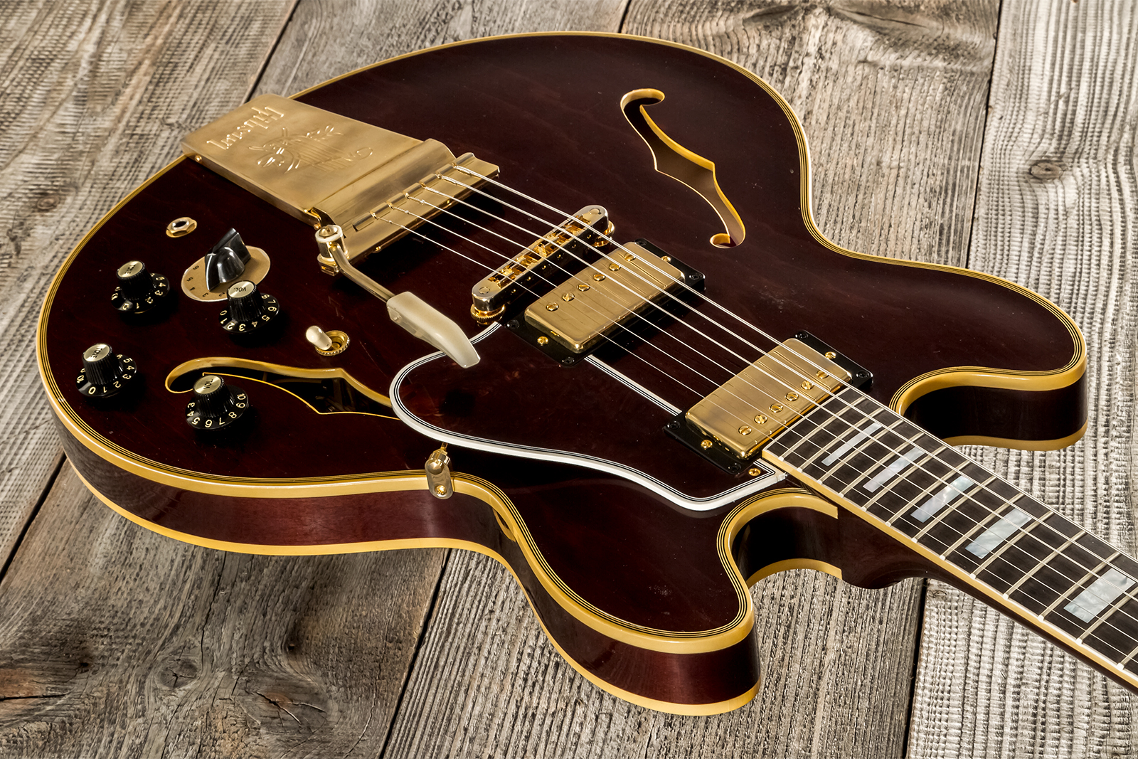 Gibson Custom Shop Bb King Es355 1974 Rumble In The Jungle 2h Trem Eb #bbes33505 - Murphy Lab Light Aged Walnut - Guitare Électrique 1/2 Caisse - Vari