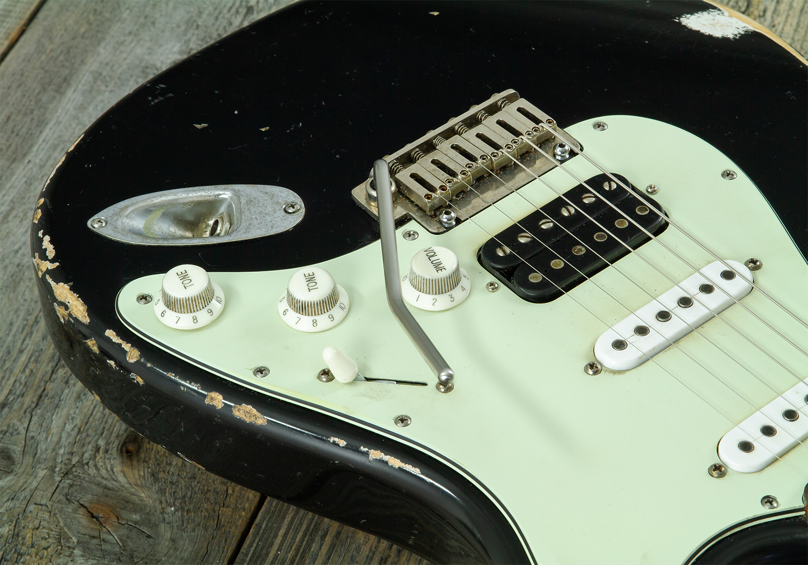 Haar Guitars Trad S Hss Amber Trem Rw #43517 - Aged Black - Guitare Électrique Forme Str - Variation 5