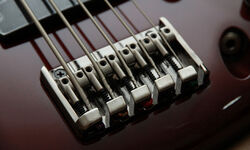 Chevalet  Ibanez Accu-Cast B125 SR305 Bridge