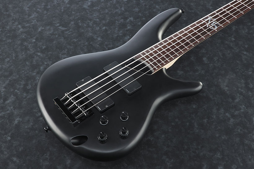 Ibanez Fieldy K5 Bkf Signature 5-cordes - Black Flat - Basse Électrique Solid Body - Variation 1