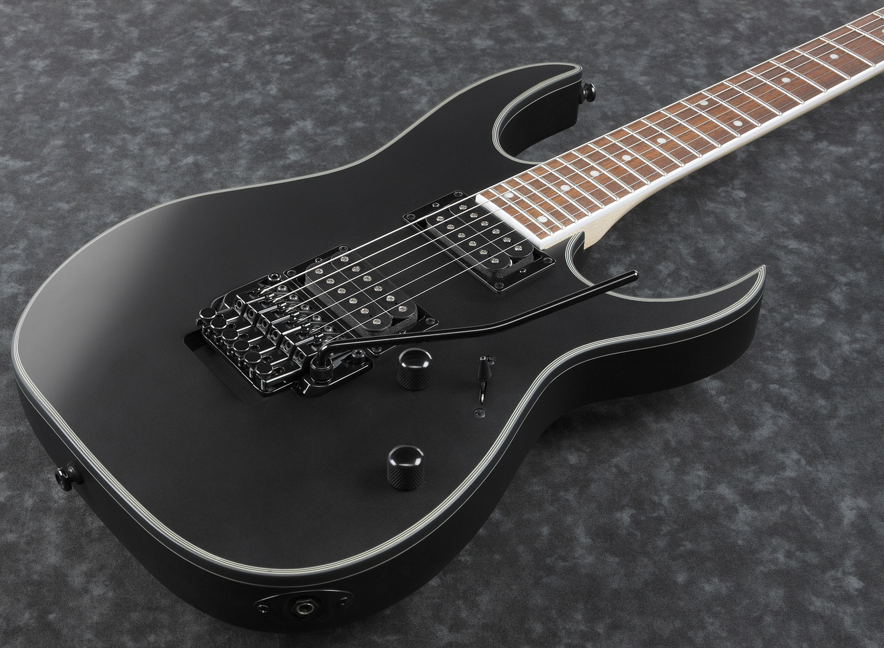 RG320EXZ BKF Standard - black flat Guitare électrique forme str Ibanez