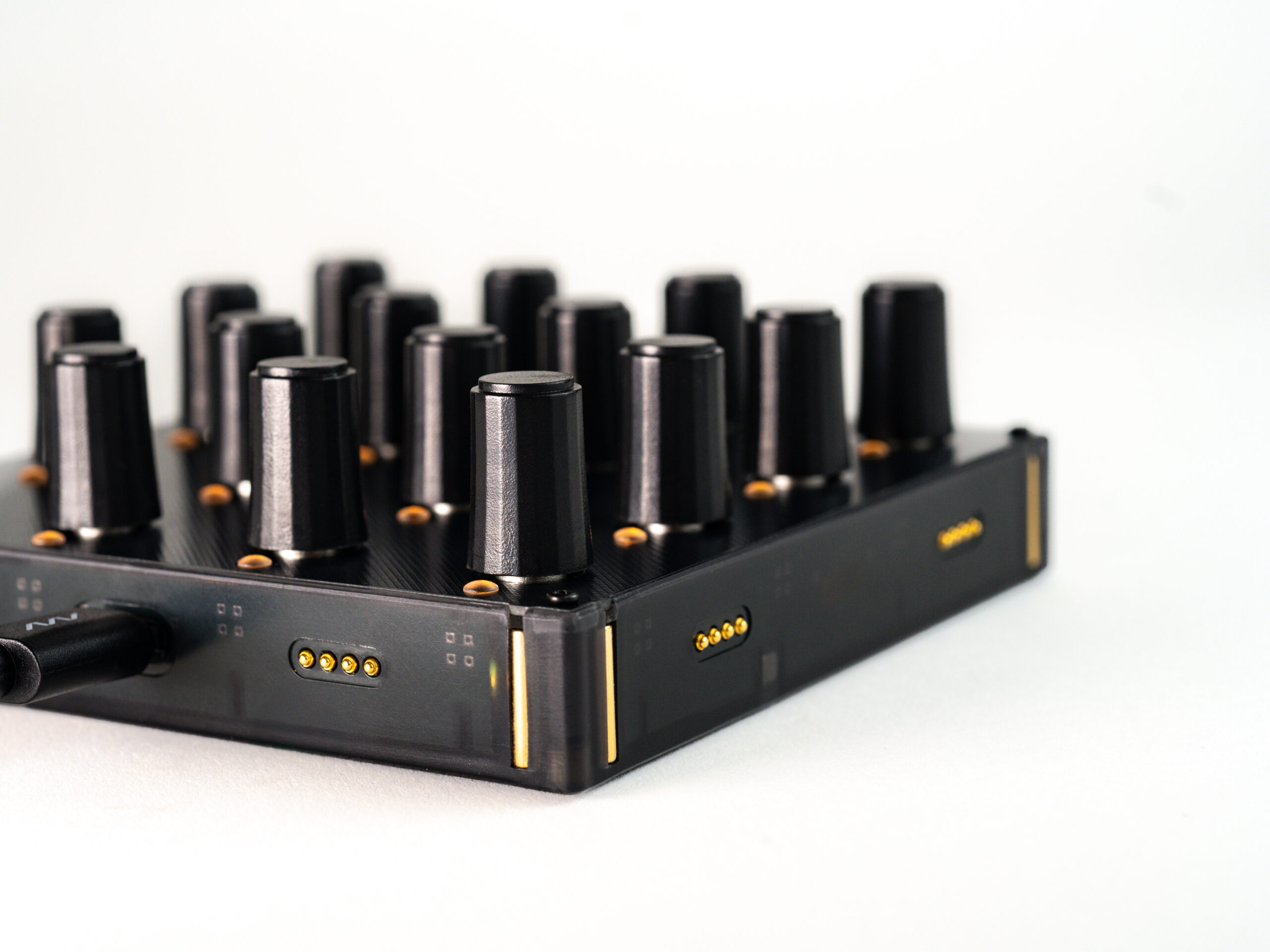 Intech Studio Grid Series 3 - En16 Detent - ContrÔleur Midi - Variation 6