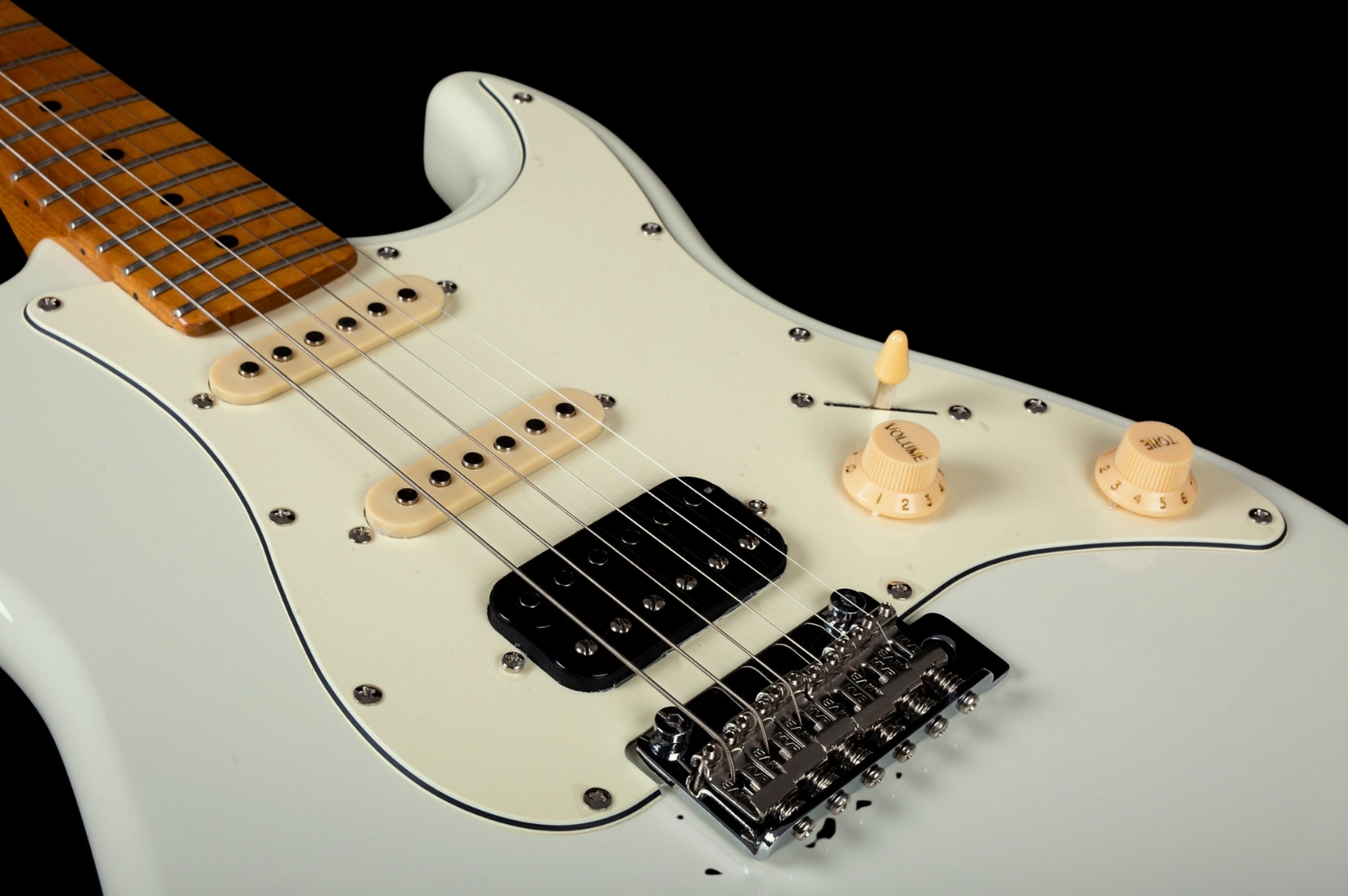 Jet Guitars Js400 Ow Lh Gaucher Hss Trem Mn - White - Guitare Électrique Forme Str - Variation 3