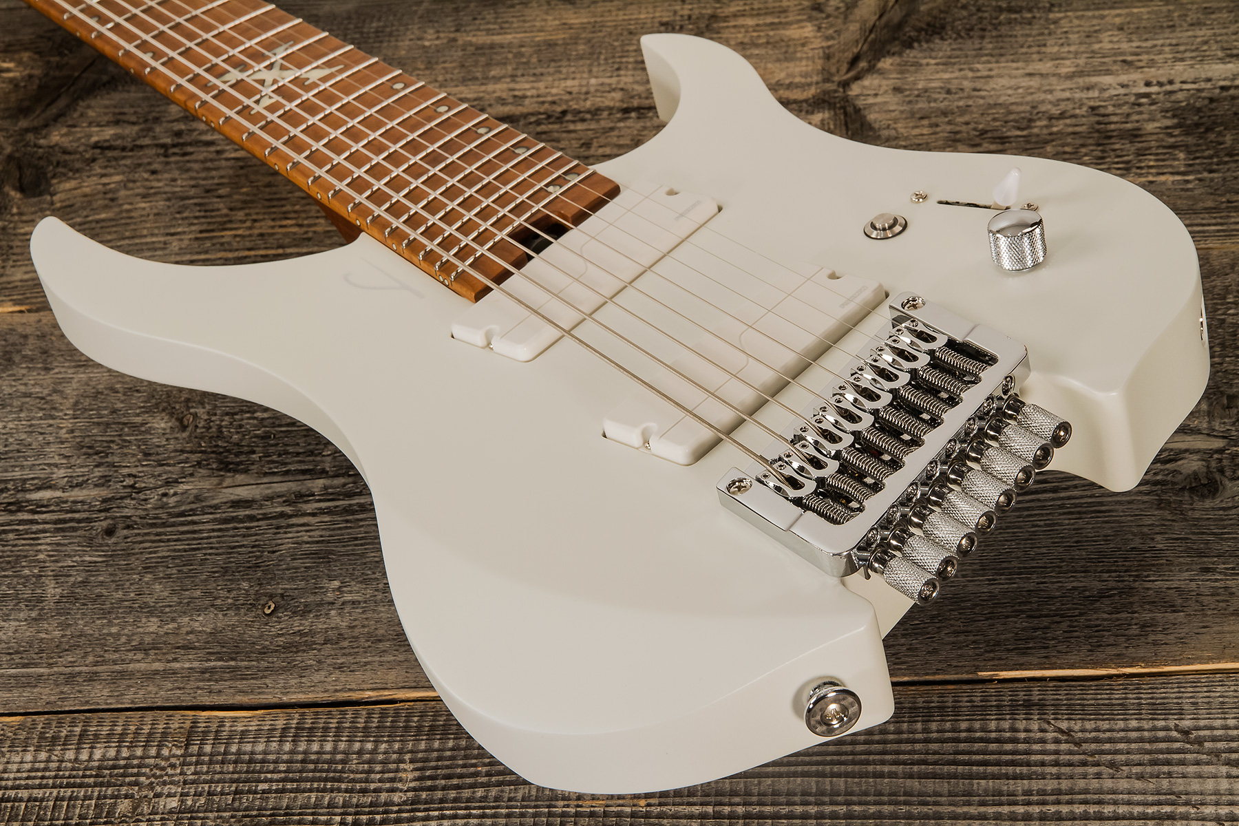 Legator Ghost G8a 10th Anniv. Jap 8c Multiscale 2h Fishman Fluence Modern Ht Mn - Alpine White - Guitare Électrique Multi-scale - Variation 3