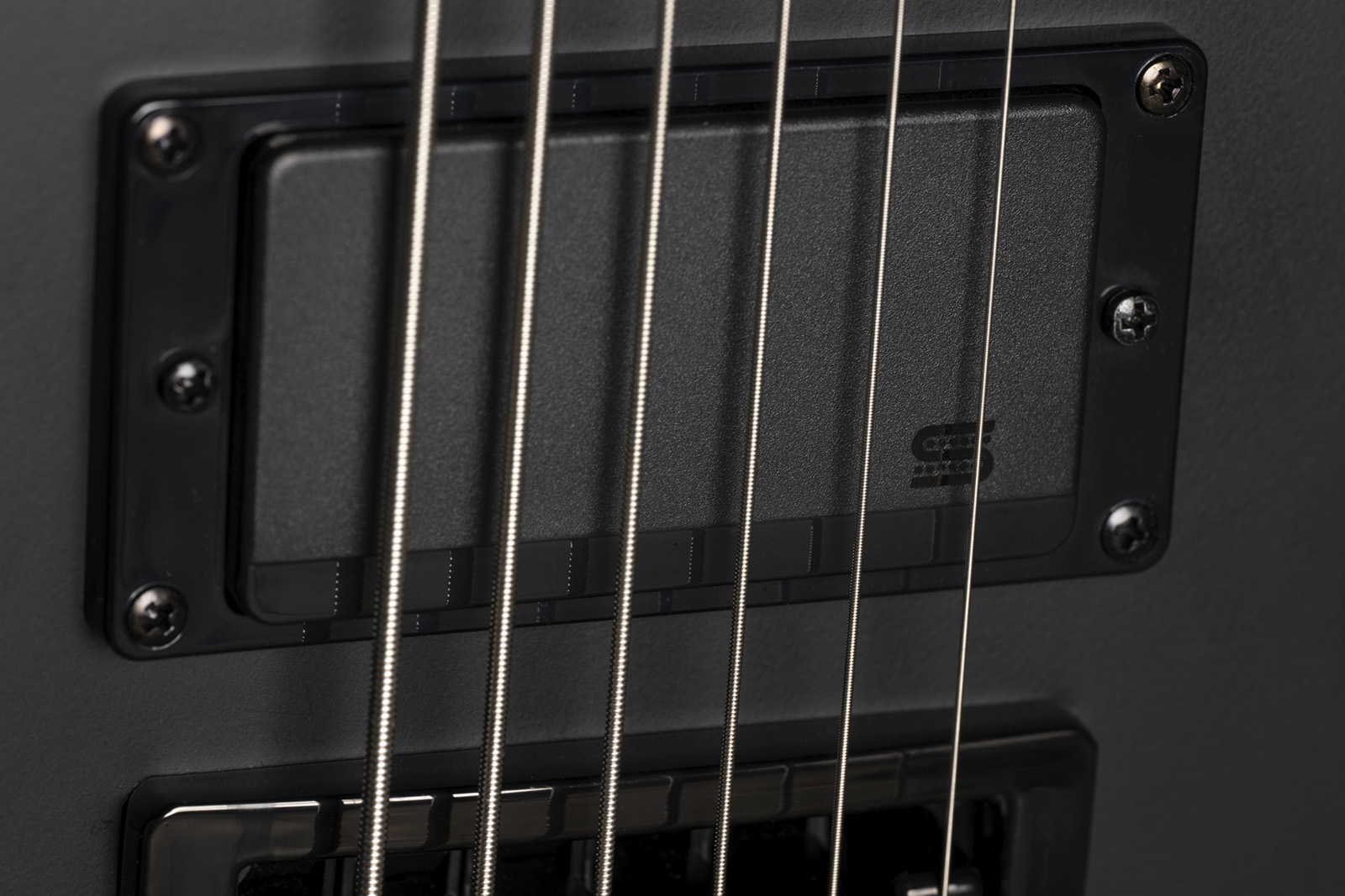 Ltd M-6 Evertune Baritone Black Metal Series Ht 1h Eb - Black Red Burst Satin - Guitare Électrique Forme Str - Variation 4