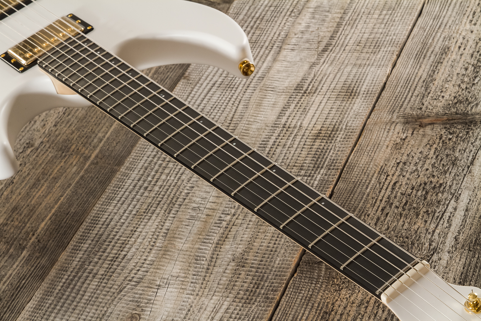 Marceau Guitars Fascinante Standard 2h Trem Ric #s17324 - Arctic White Satin - Guitare Électrique Forme Str - Variation 5