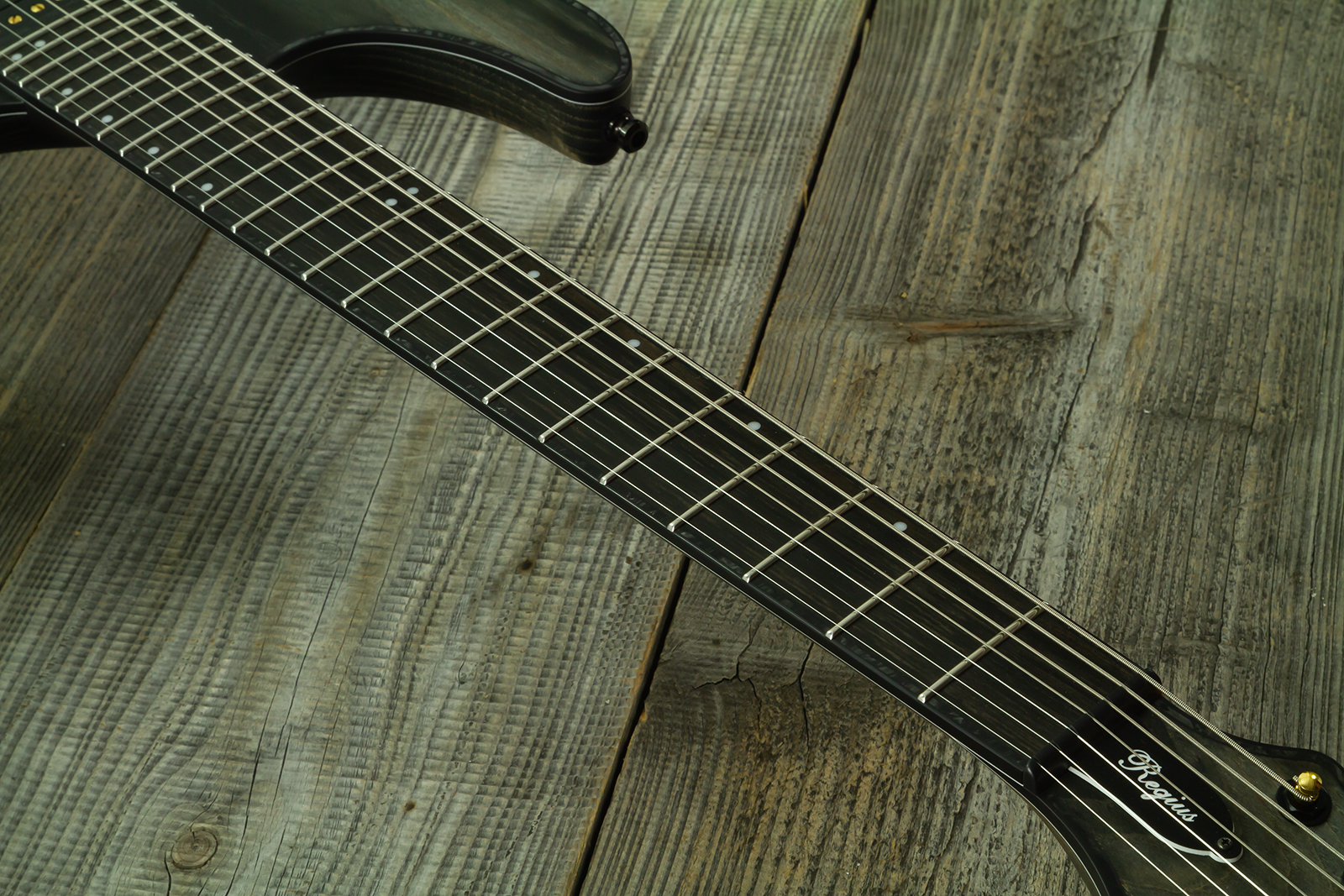 Mayones Guitars Regius Gothic 7c 2h Velvetrone Ht Eb #rf2510207 - Matt Gothic Black - Guitare Électrique 7 Cordes - Variation 5