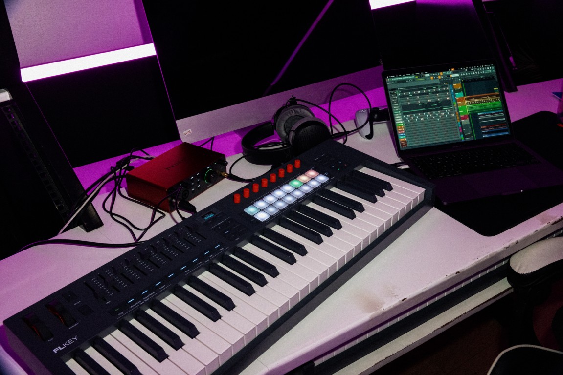 Novation Flkey 2 49 - Clavier MaÎtre - Variation 8